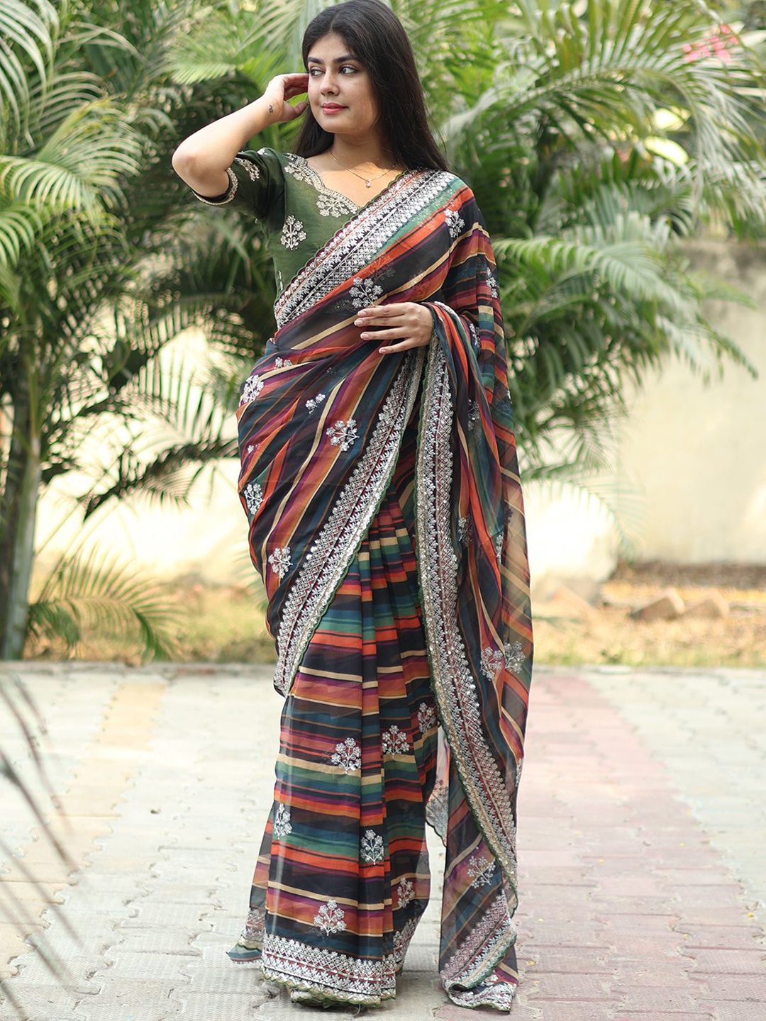 

DIVASTRI Striped Sequinned Organza Designer Saree, White