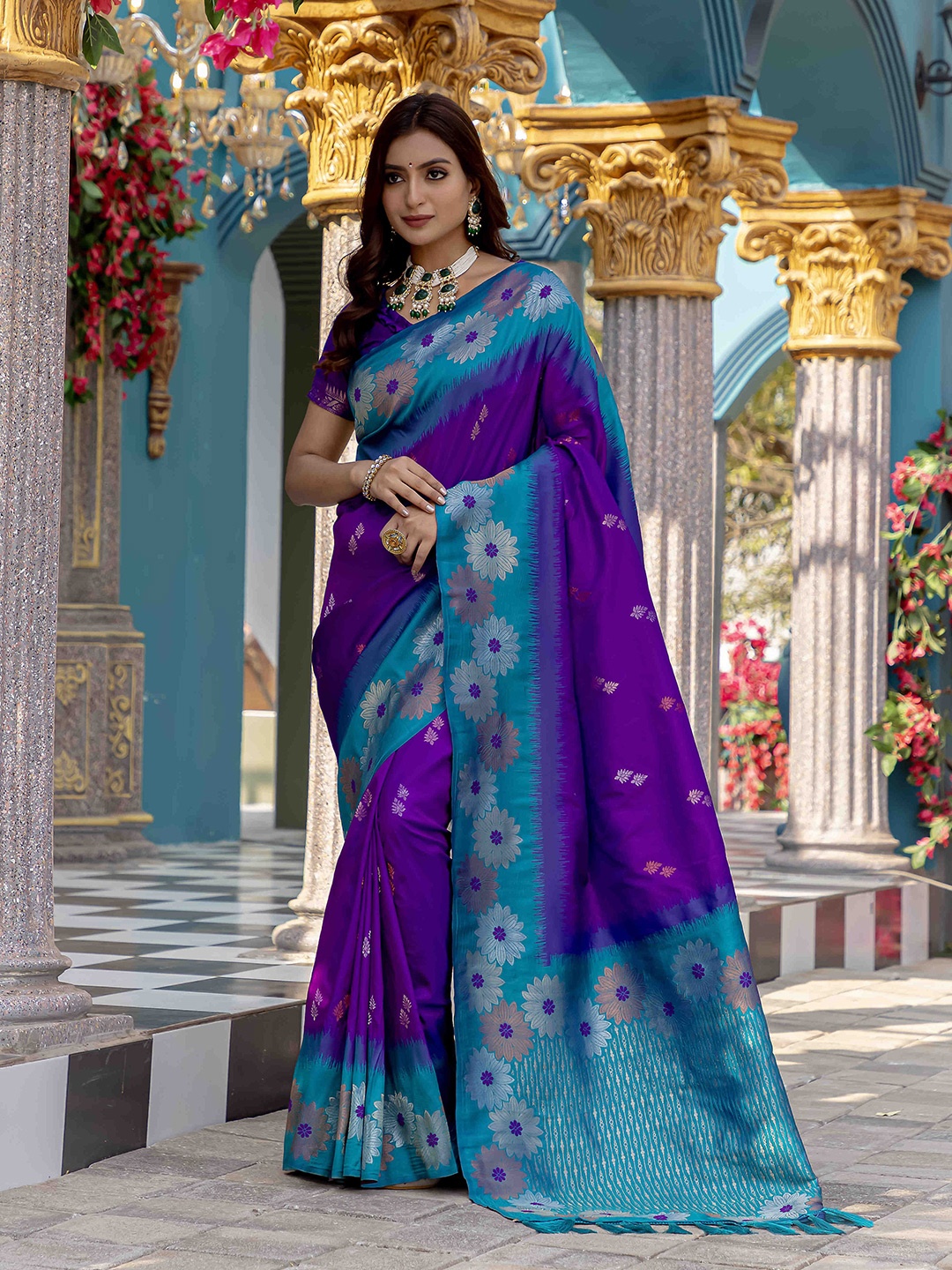 

DEVATITHI Ethnic Motifs Zari Saree, Purple