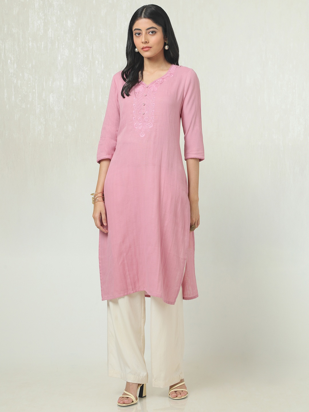 

Soch Floral Yoke Design Sweetheart Neck Thread Work Cotton Straight Kurta, Pink