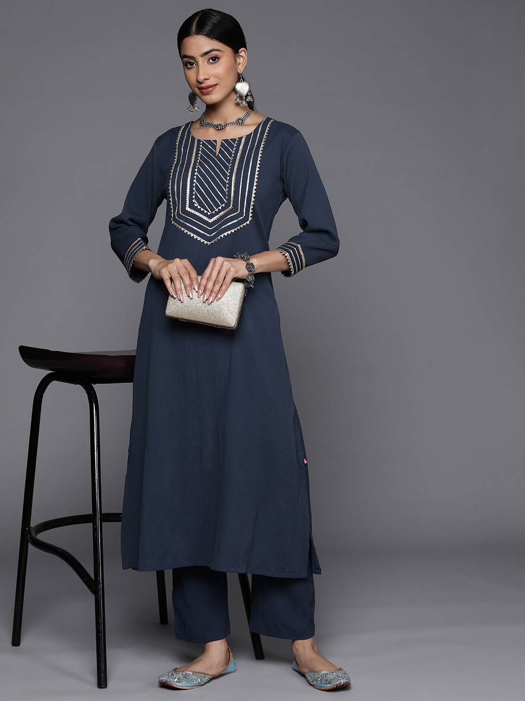 

KSUT Embellished Gotta Patti Work Notch Neck Straight Kurta, Navy blue