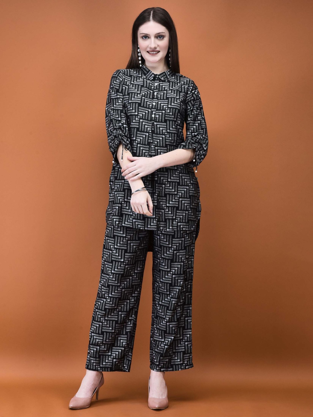 

Shree Geometric Printed Shirt Collar Tunic & Trouser, Black