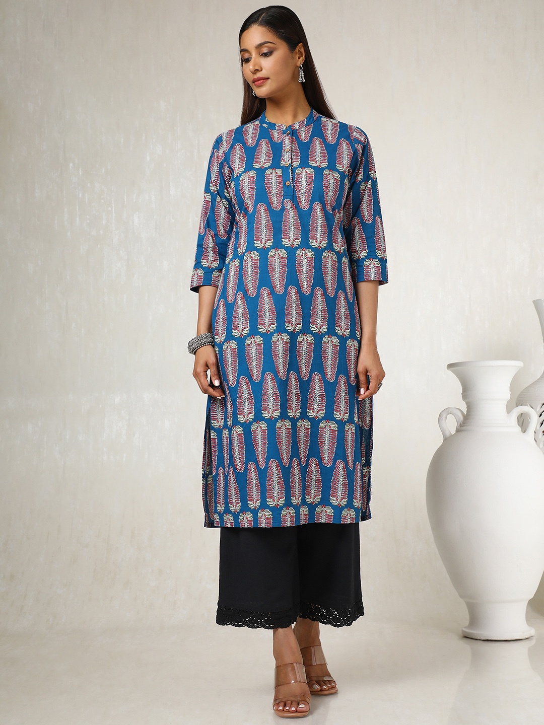 

Soch Floral Printed Mandarin Collar Straight Kurta, Blue