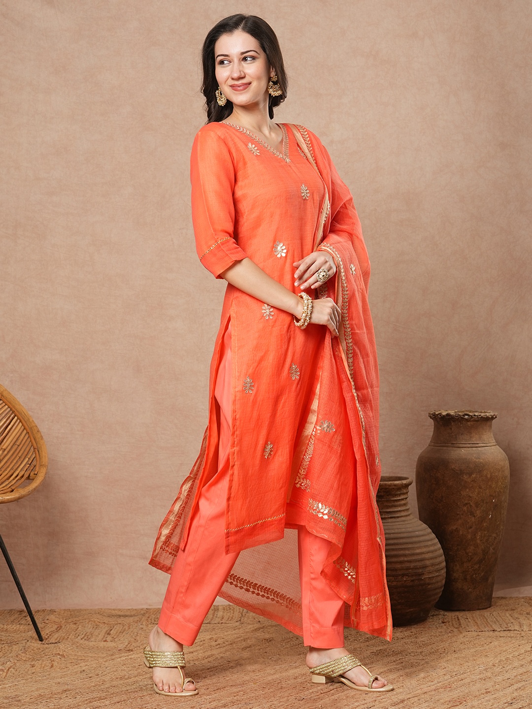 

FASHOR Women Floral Embroidered Regular Gotta Patti Kurta with Trousers & With Dupatta, Peach