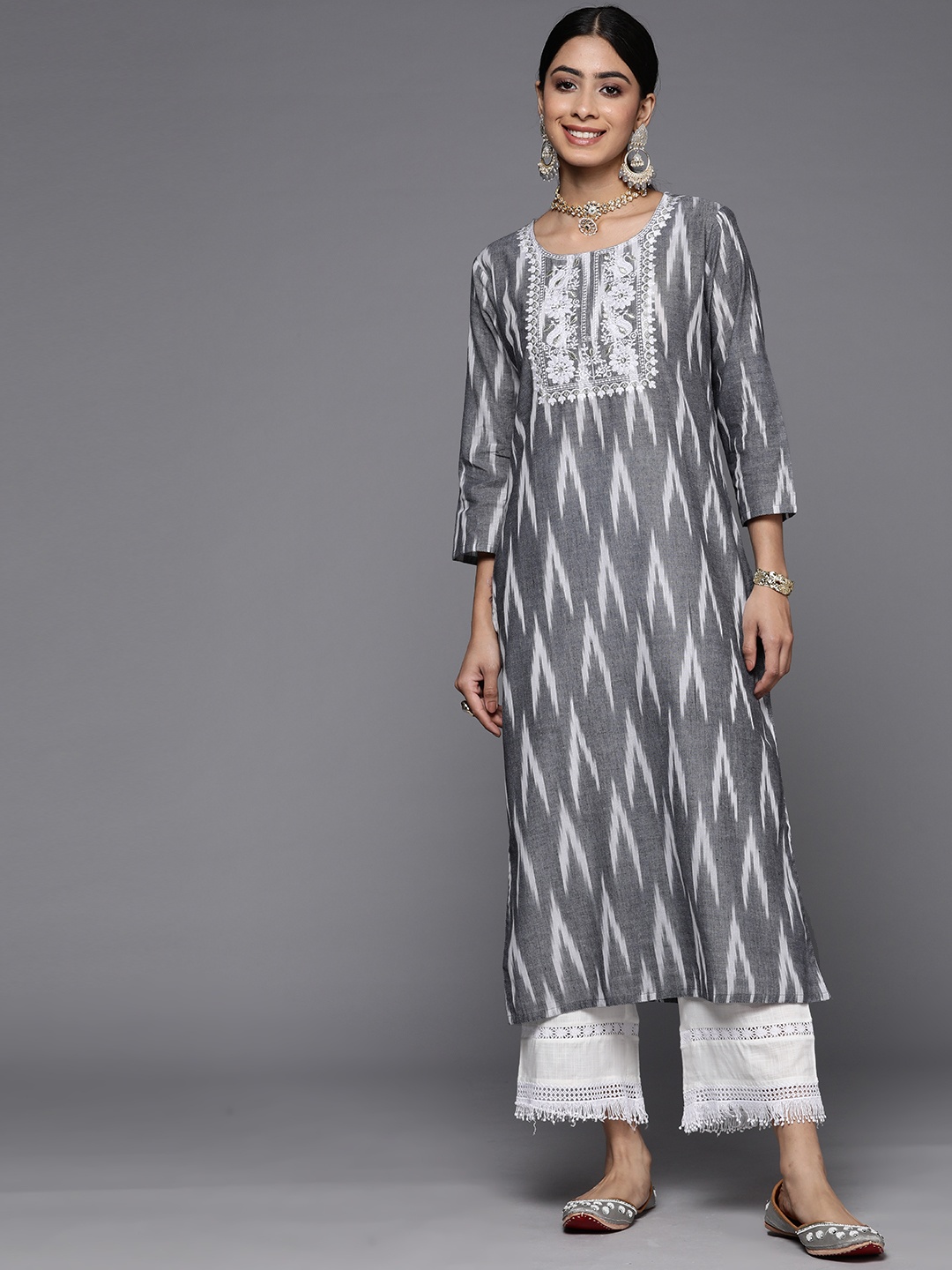 

KSUT Geometric Printed Thread Work Cotton Straight Kurta, Grey