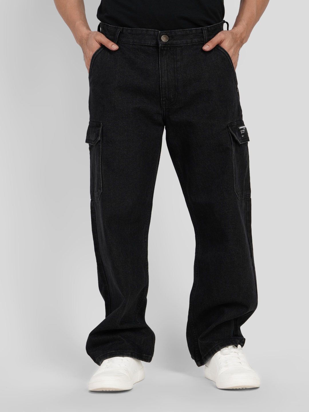 

Underrated Club Men Relaxed Fit Mid-Rise Jeans, Black