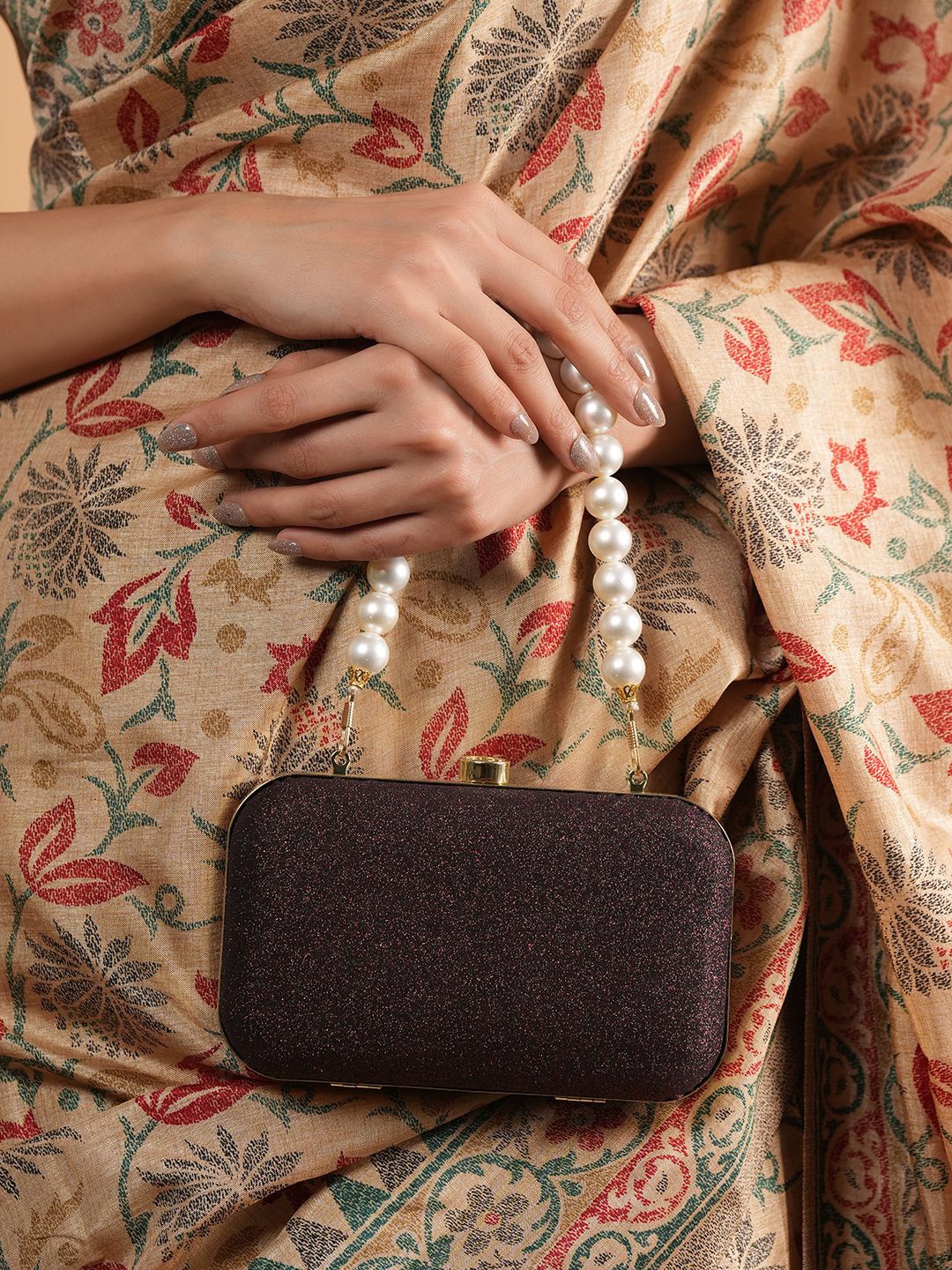 

Anouk Textured Embellished Box Clutch, Black