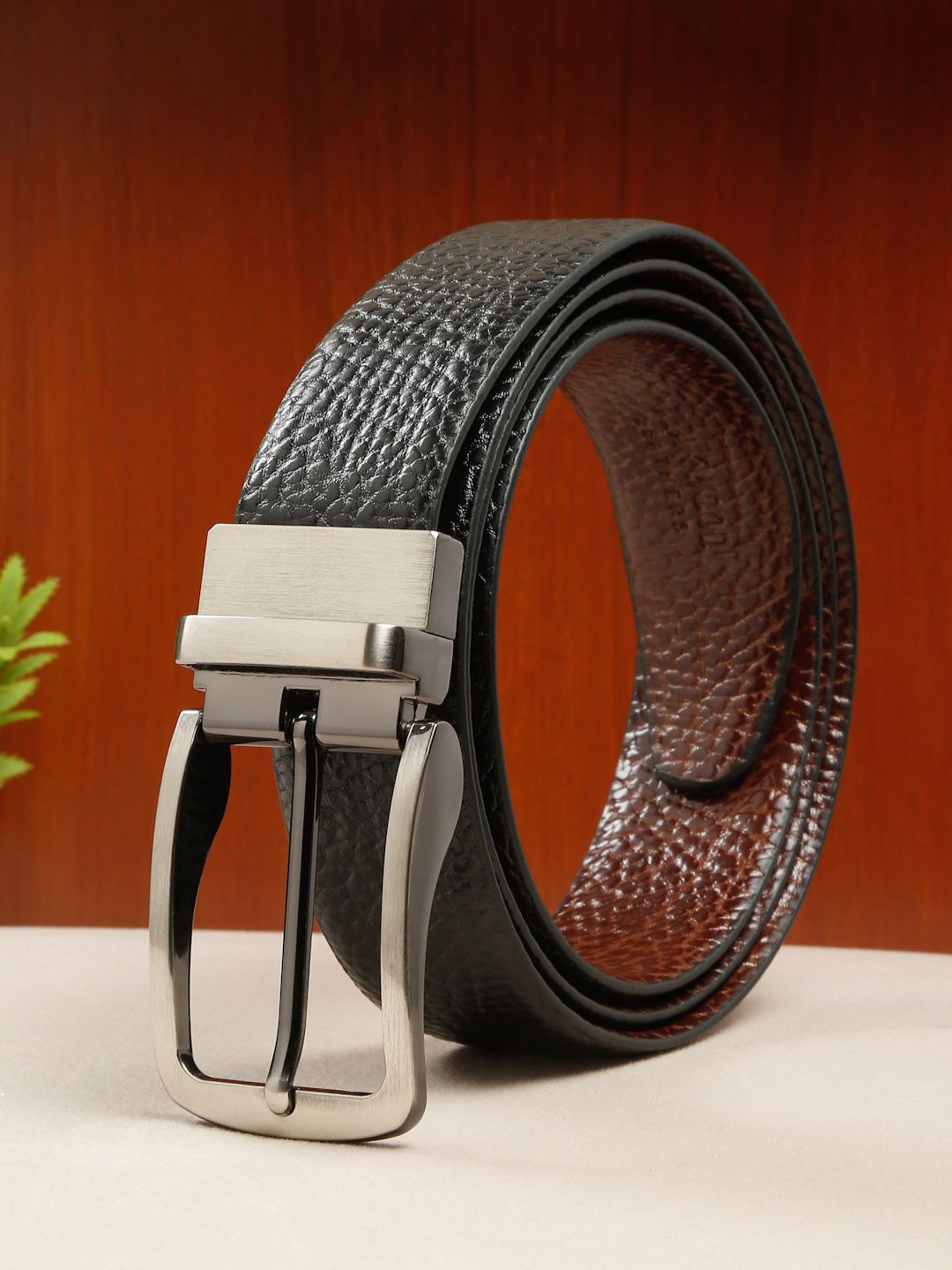

Teakwood Leathers Men Textured Leather Reversible Formal Belt, Black