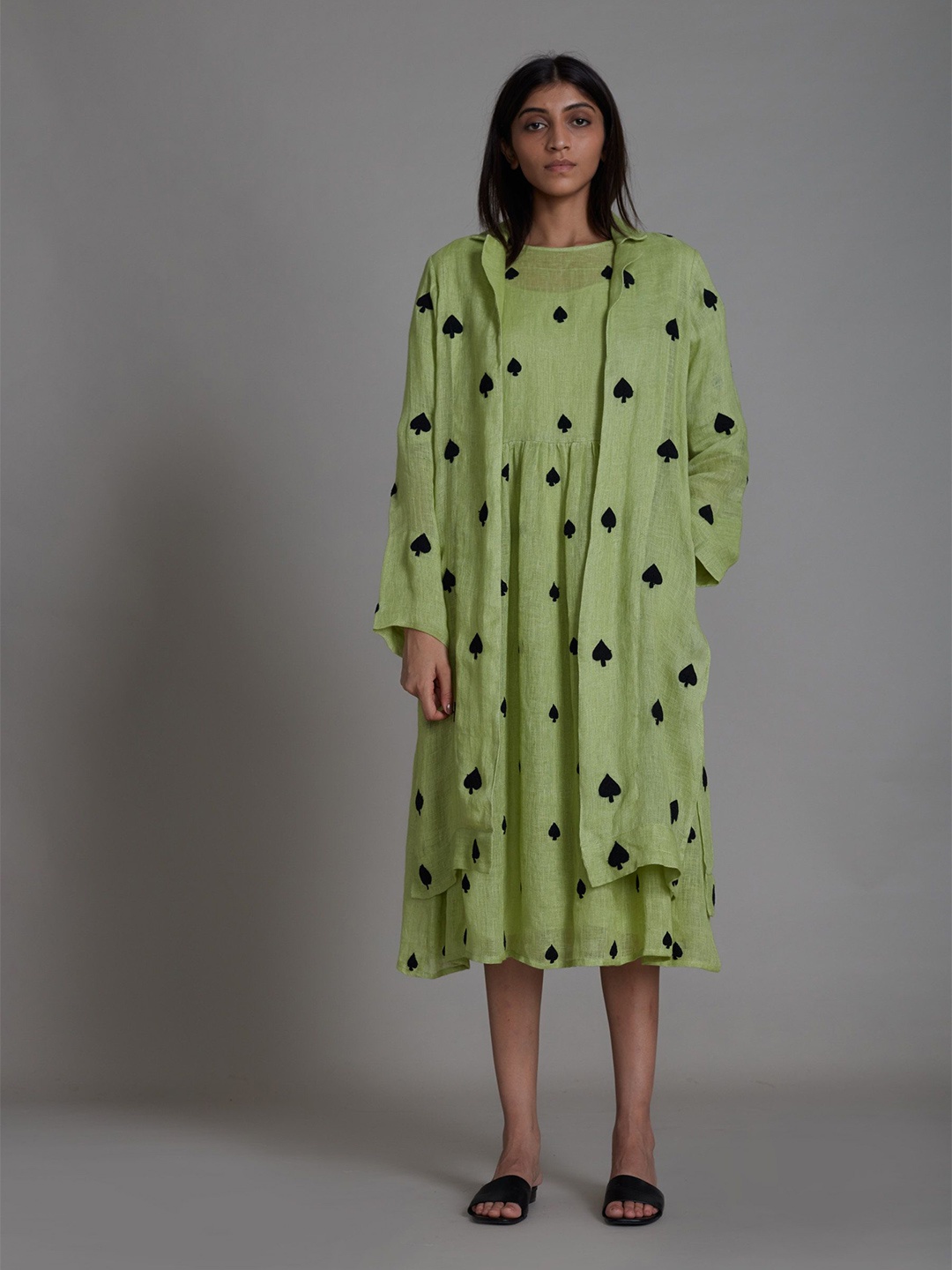 

MATI Women Printed Regular Linen Kurta with Trousers, Green