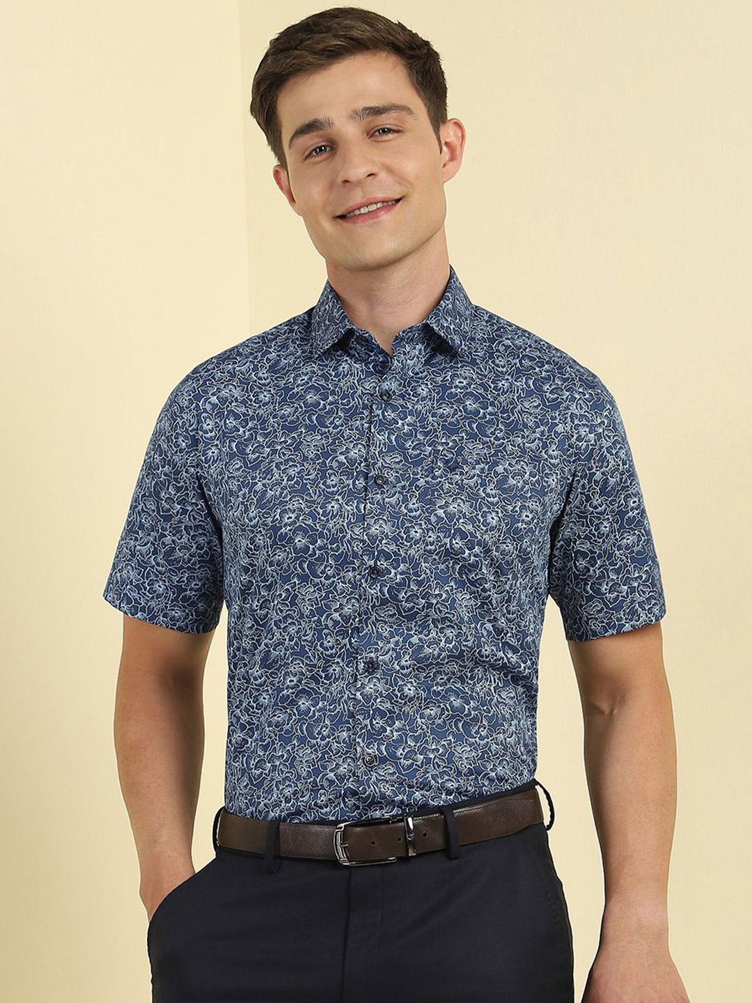 

Allen Solly Men Slim Fit Floral Opaque Printed Formal Shirt, Blue
