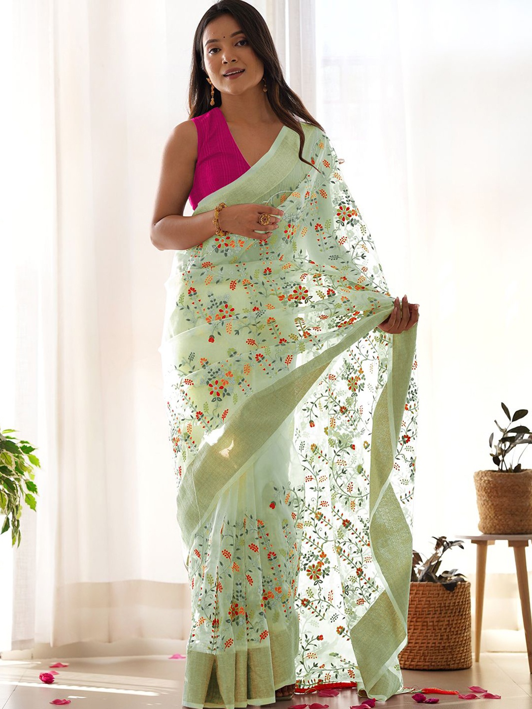 

DIVASTRI Floral Embroidered Organza Designer Saree, Green