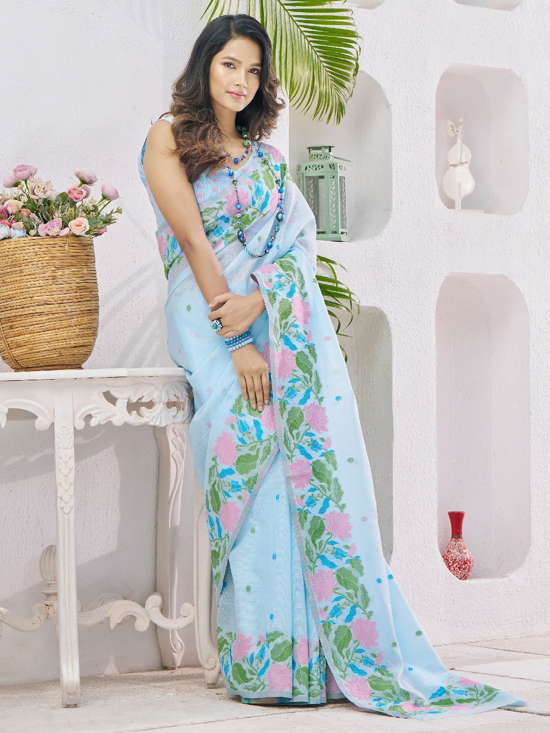 

DIVASTRI Floral Linen Blend Saree, Blue