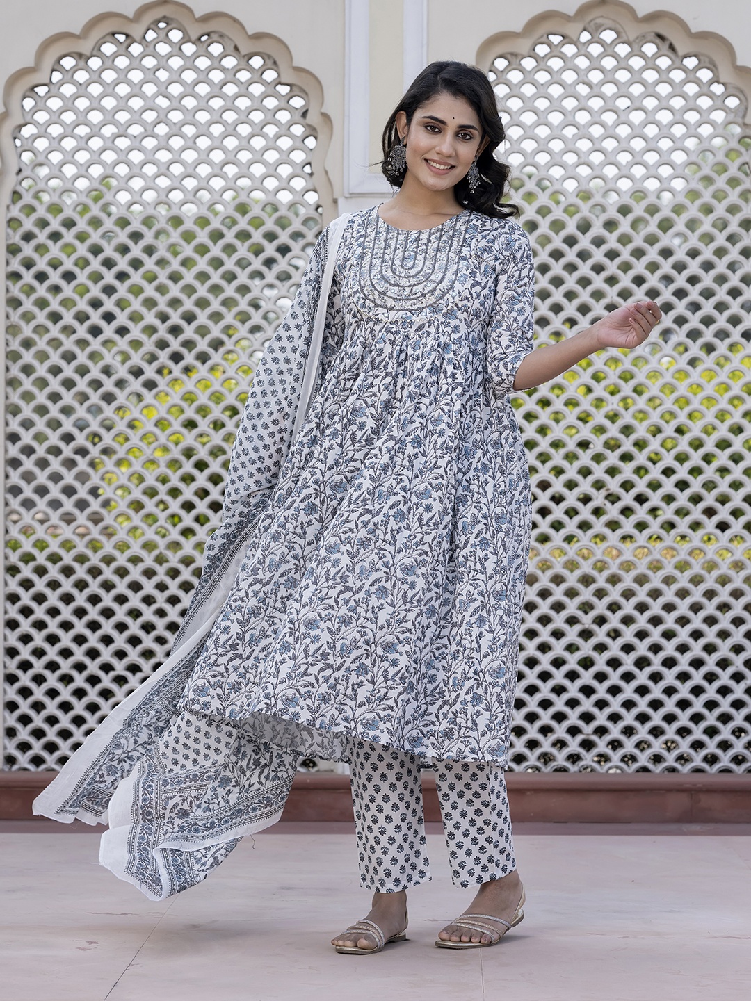 

KALINI Women Floral Embroidered Regular Pure Cotton Kurta with Trousers & With Dupatta, Grey