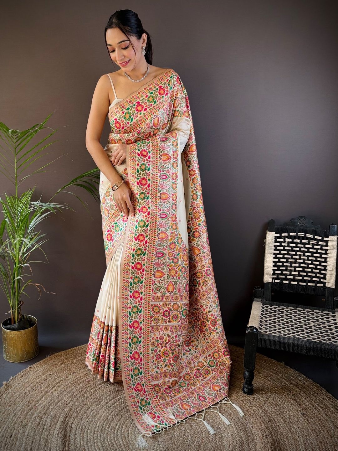 

LeeliPeeri Designer Woven Design Zari Pashmina Saree, White