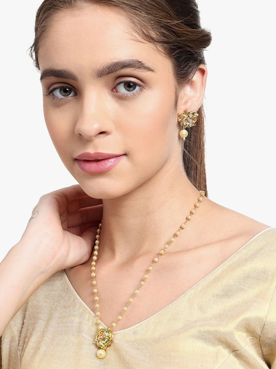 

AARSEE OFFICIAL Gold-Plated Kundan Studded & Pearls Floral Shaped Drop Earrings
