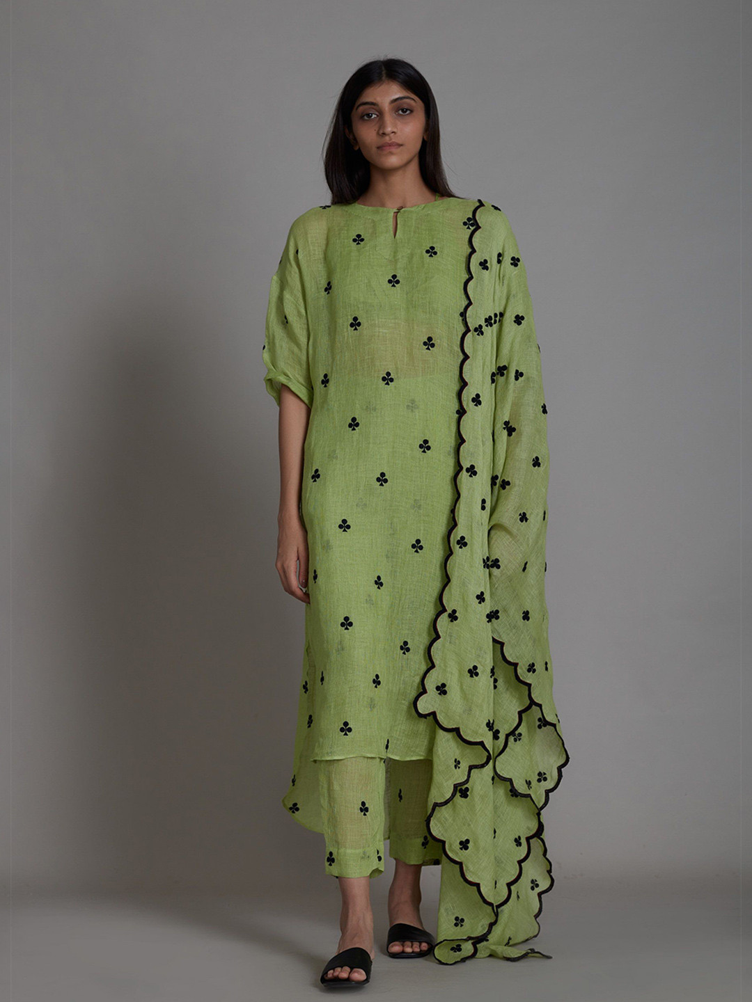 

MATI Geometric Printed Keyhole Neck Linen Kurta With Trousers & Dupatta, Green