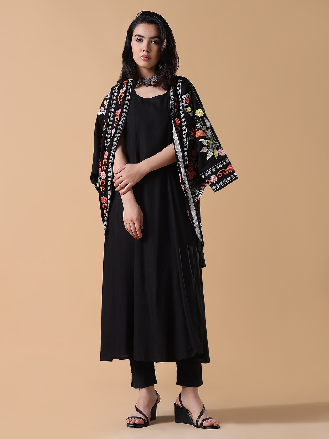 

SHOWOFF Round Neck A-Line Kurta With Shrug, Black