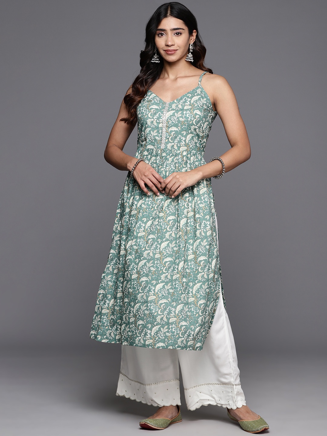 

KSUT Floral Printed Gotta Patti Cotton Straight Kurta, Sea green