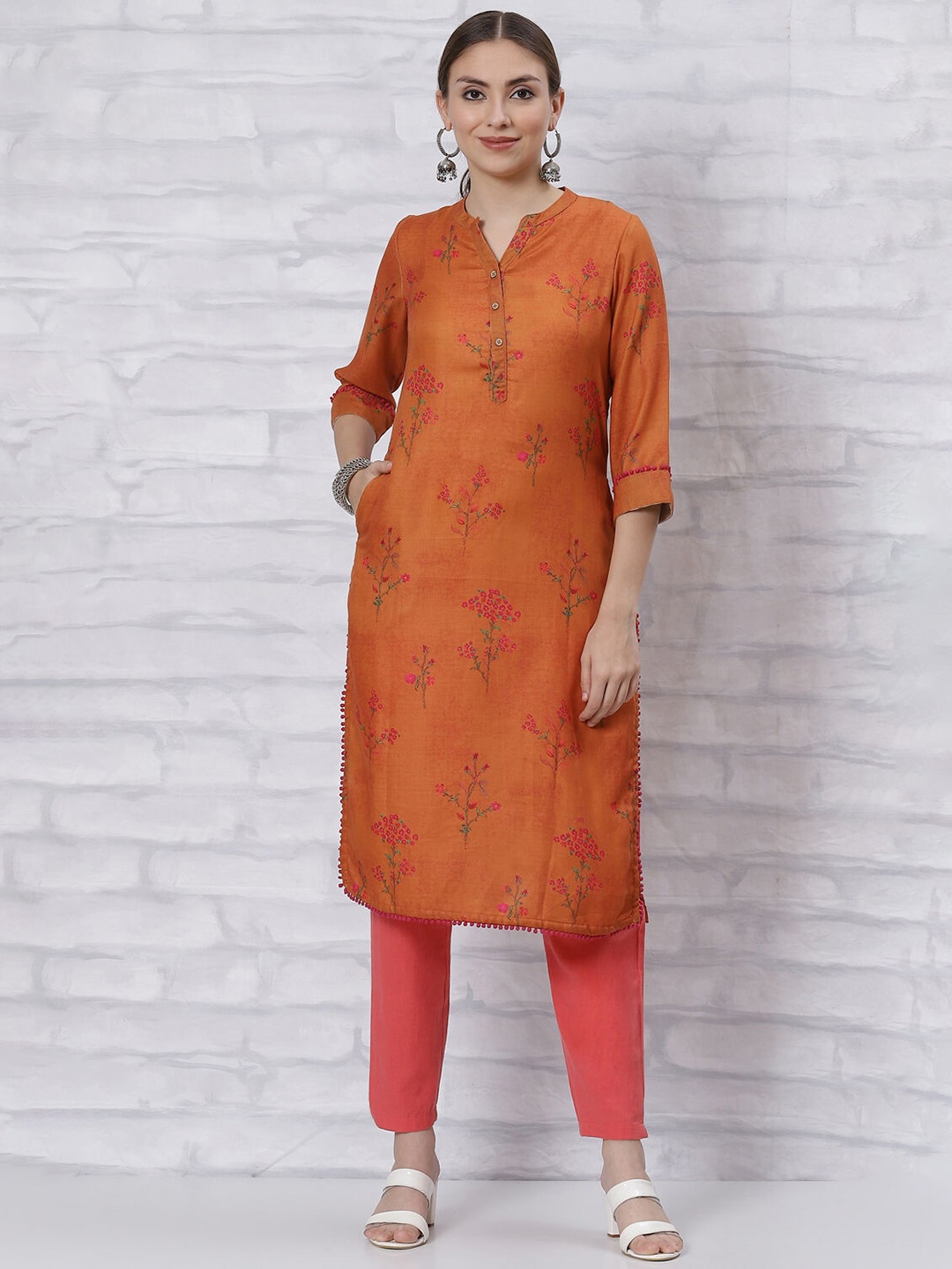 

Rangriti Floral Printed Mandarin Collar Straight Kurta, Orange