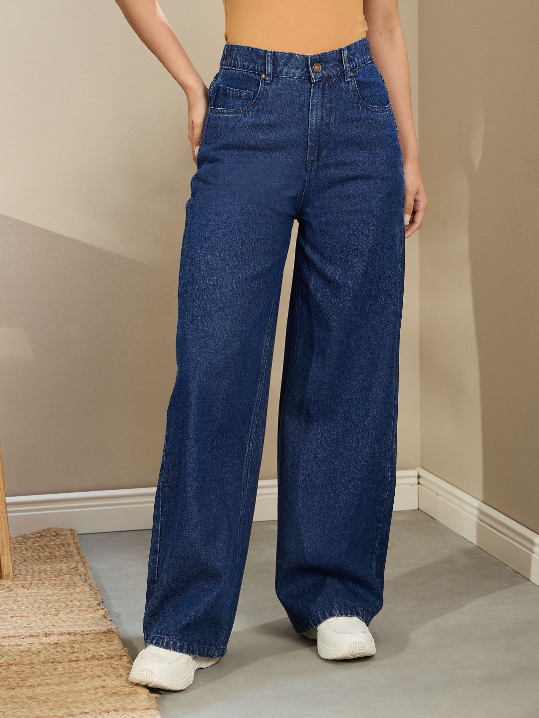 

SASSAFRAS BASICS Women Straight Fit High-Rise Light Fade Jeans, Navy blue