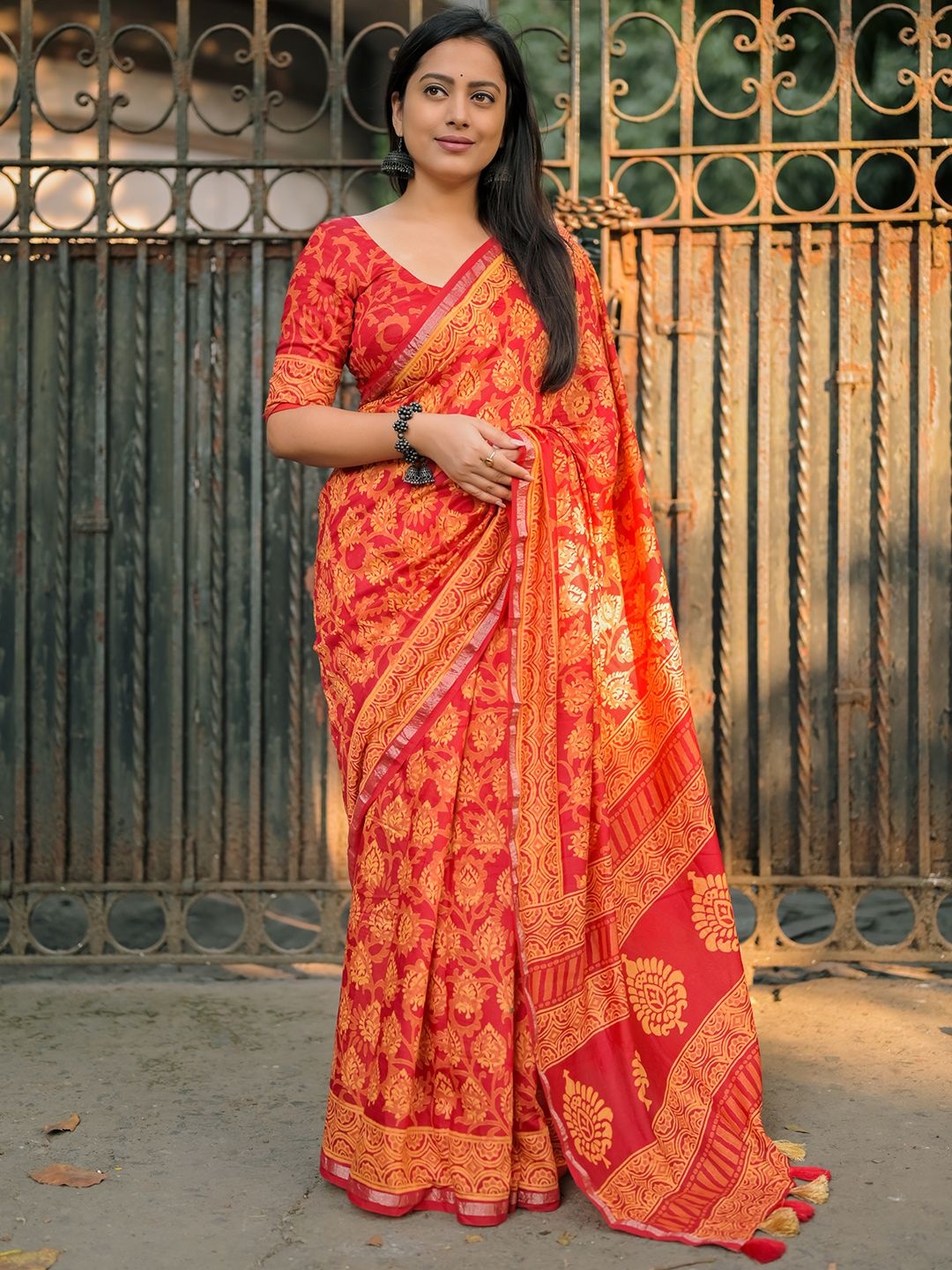 

DIVASTRI Ajrak Block Chanderi Saree, Red