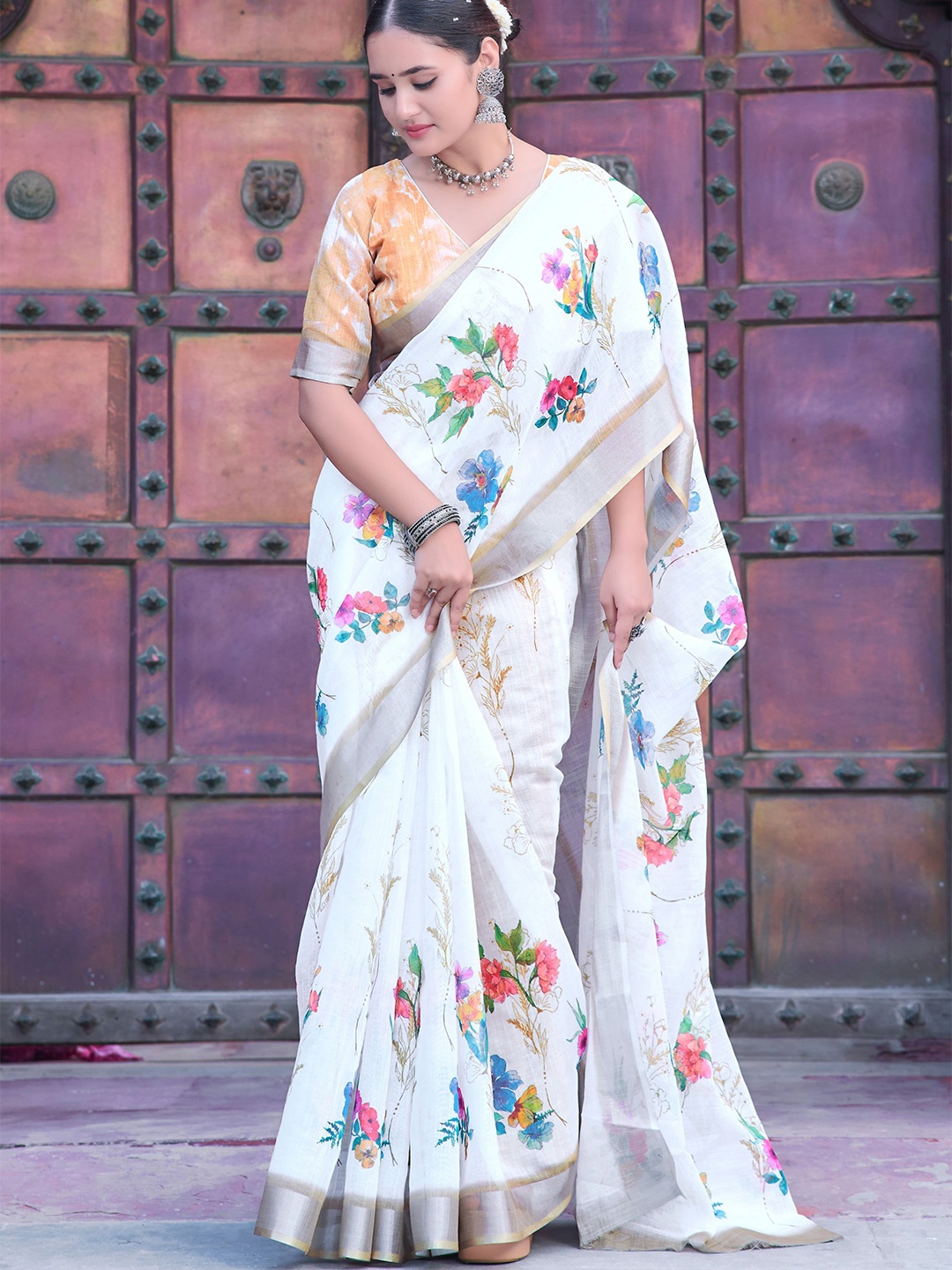 

Moda Rapido Floral Designer Block Print Saree, White