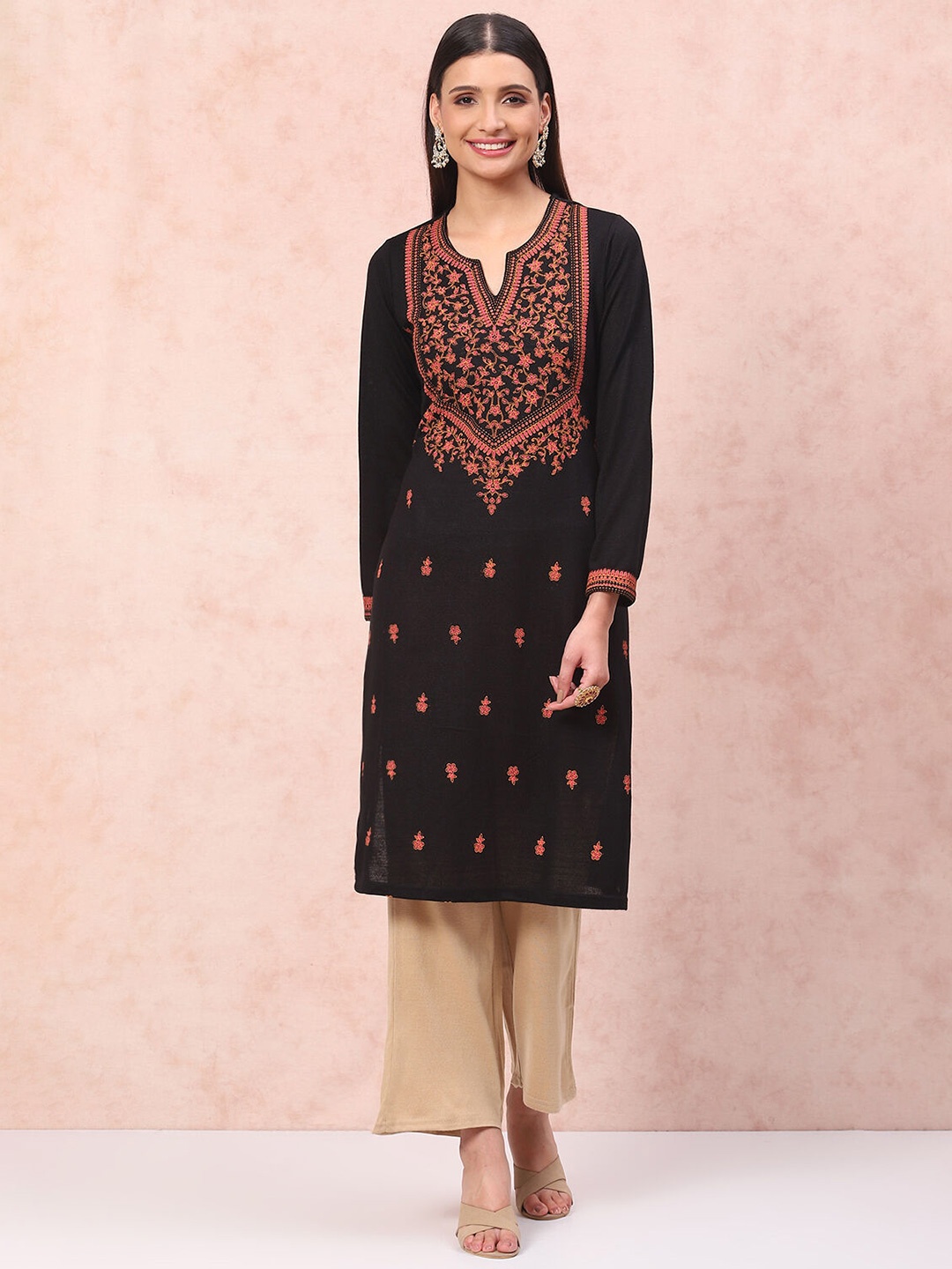 

Rangriti Floral Printed Notch Neck Straight Kurta, Black