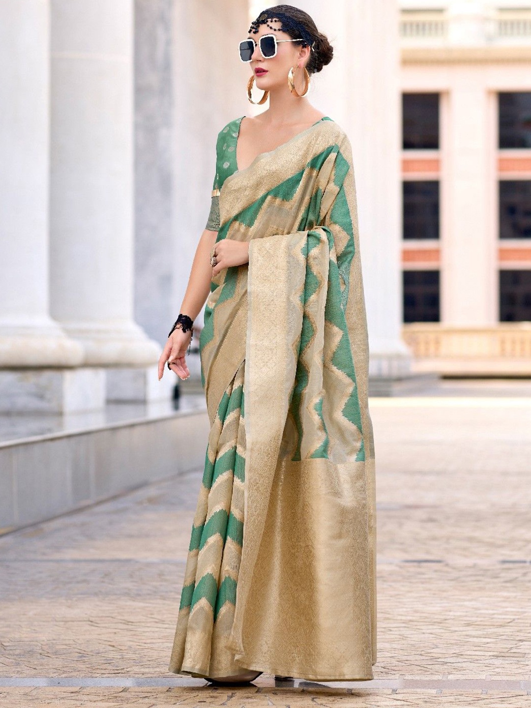 

DIVASTRI Zari Saree, Green