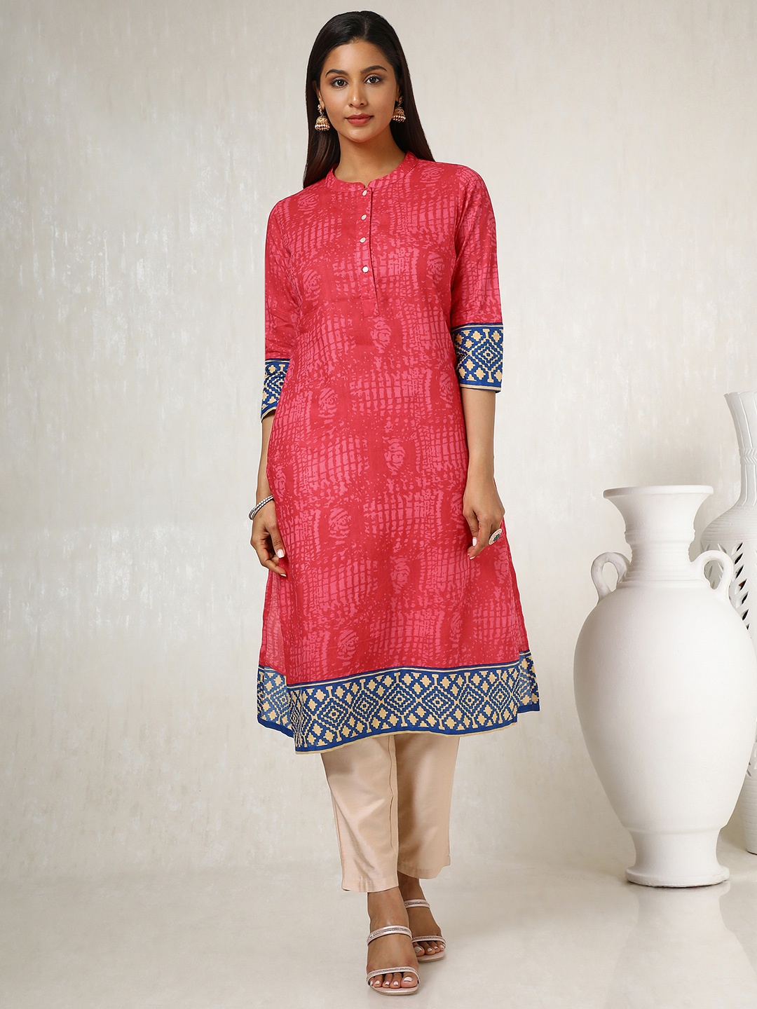 

Soch Abstract Printed Mandarin Collar Straight Kurta, Fuchsia
