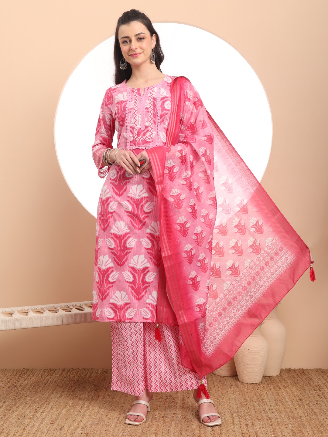 

Yufta Women Floral Printed Regular Pure Cotton Kurta with Palazzos & With Dupatta, Pink