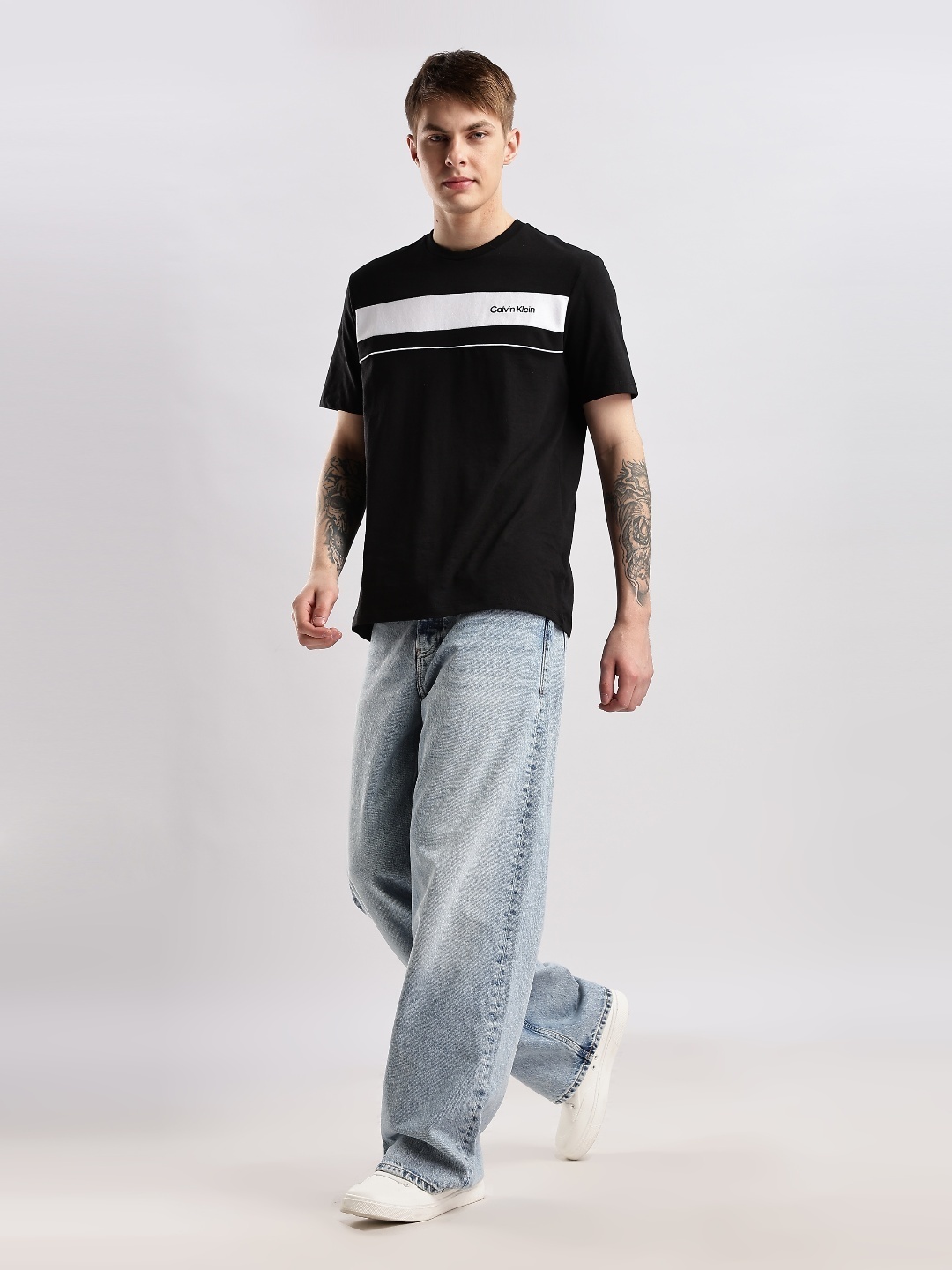 

Calvin Klein Jeans Men Loose Wide Leg Heavy Fade Jeans, Blue