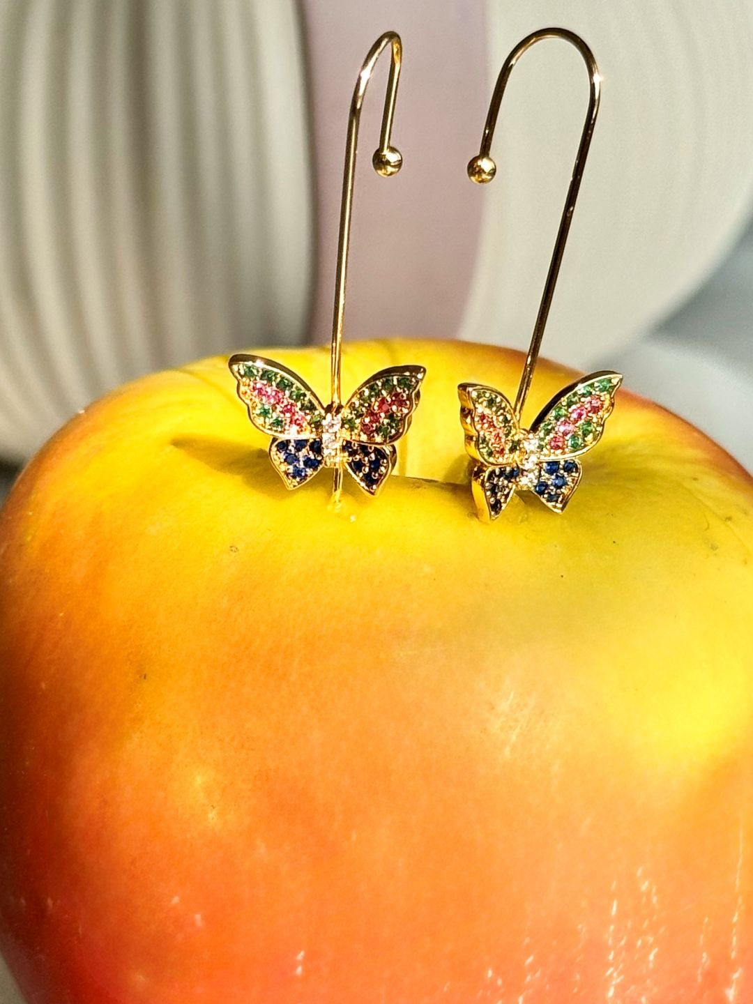 

The Jewellery Tale Gold-Plated Stones Studded Butterfly Shaped Ear Cuff