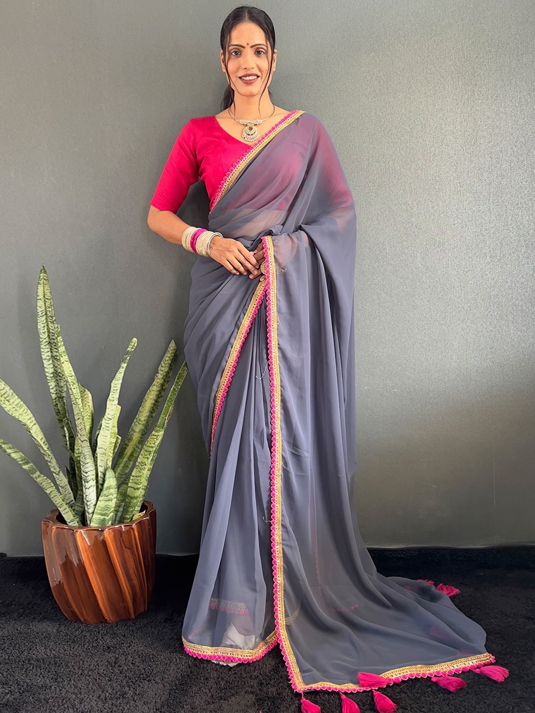 

LeeliPeeri Designer Embroidered Poly Georgette Saree, Grey