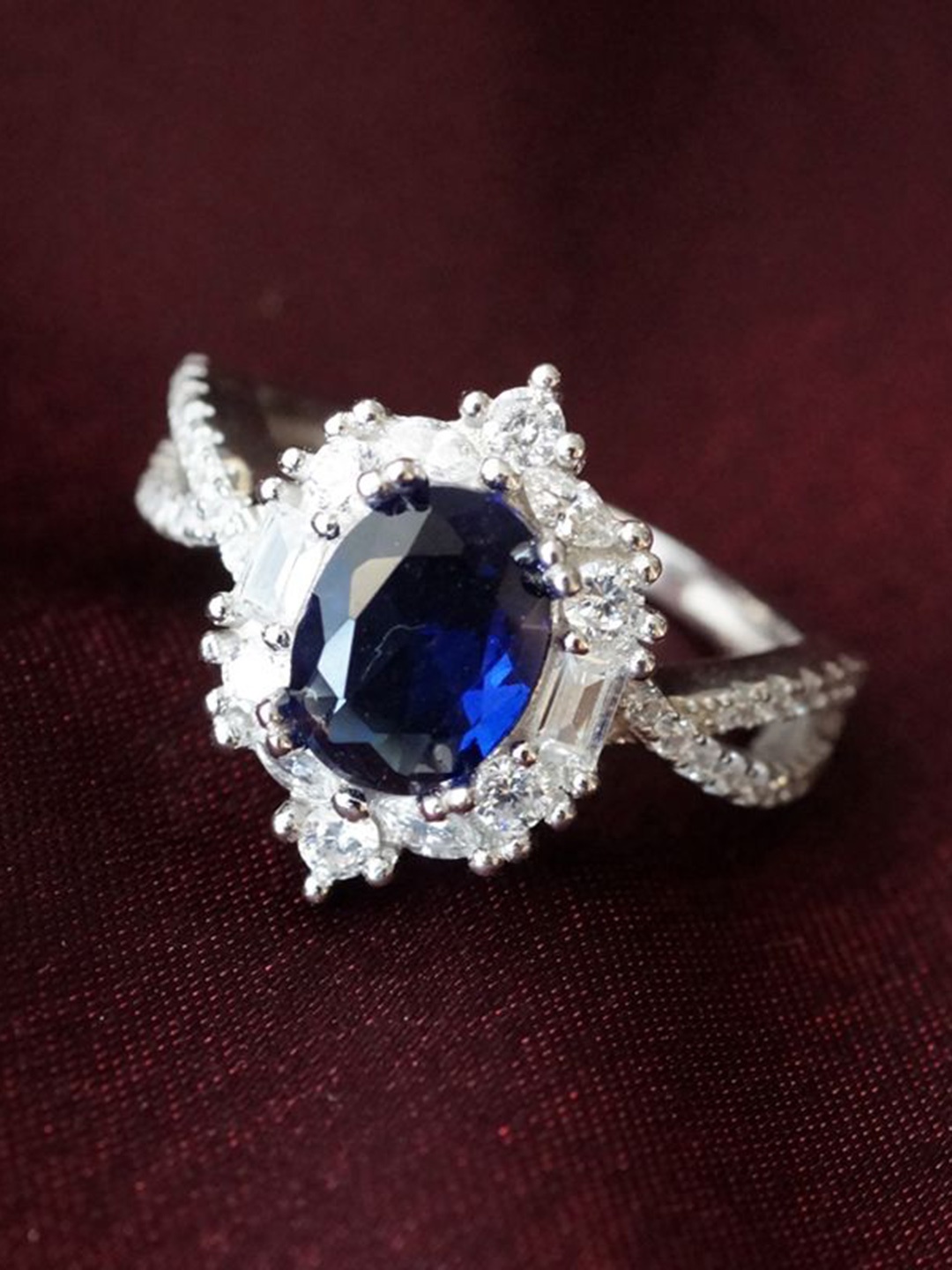

Tuanz Silver Jewelry 925 Sterling Silver Rhodium-Plated Cubic Zirconia-Studded Finger Ring