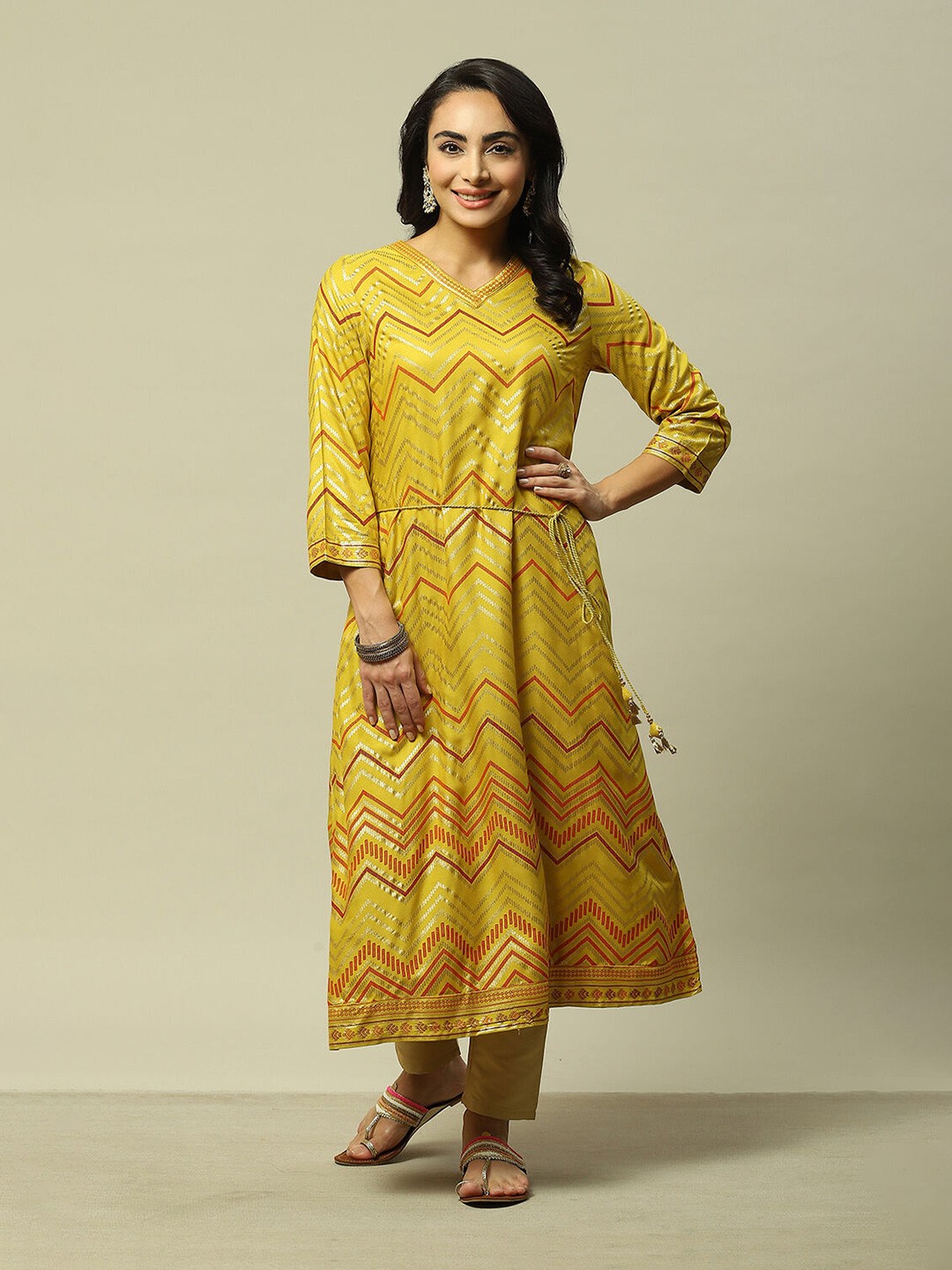 

Rangriti Chevron Printed V-Neck Anarkali Kurta, Green