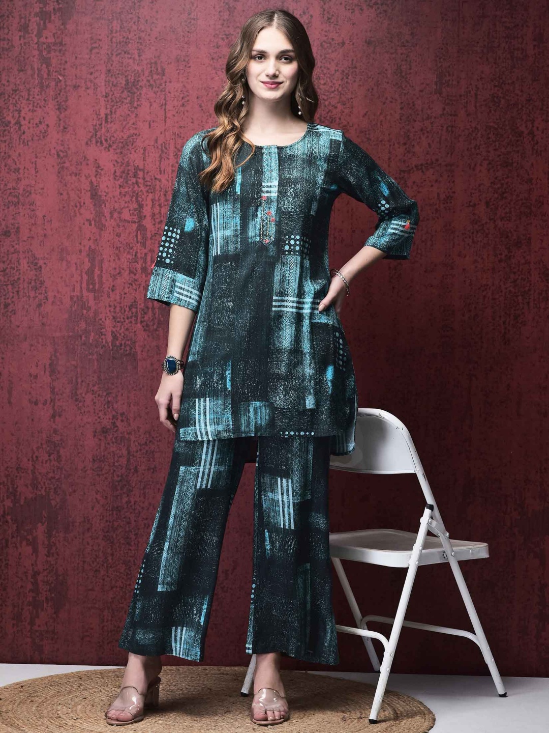 

Shree Abstract Printed Round Neck Tunic With Trousers, Teal