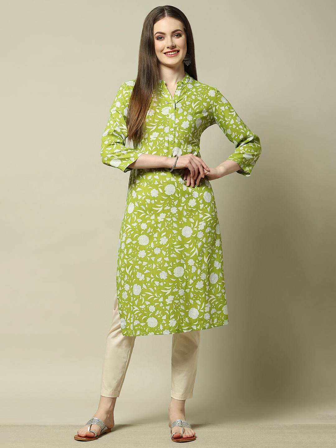 

Rangriti Floral Printed Mandarin Collar Straight Kurta, Green