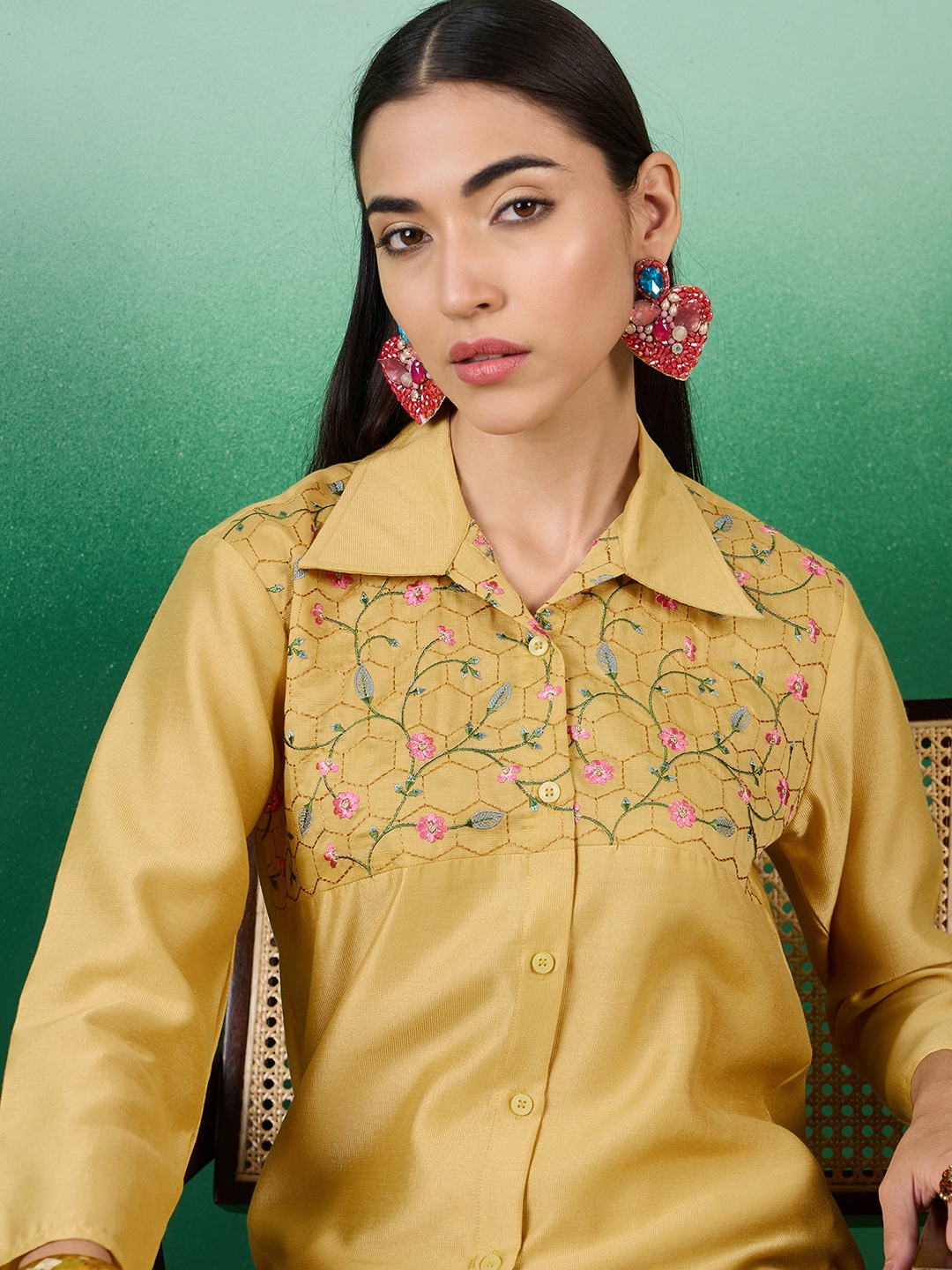 

Sangria Embroidered Three-Quarter Sleeves Shirt With Trouser, Yellow