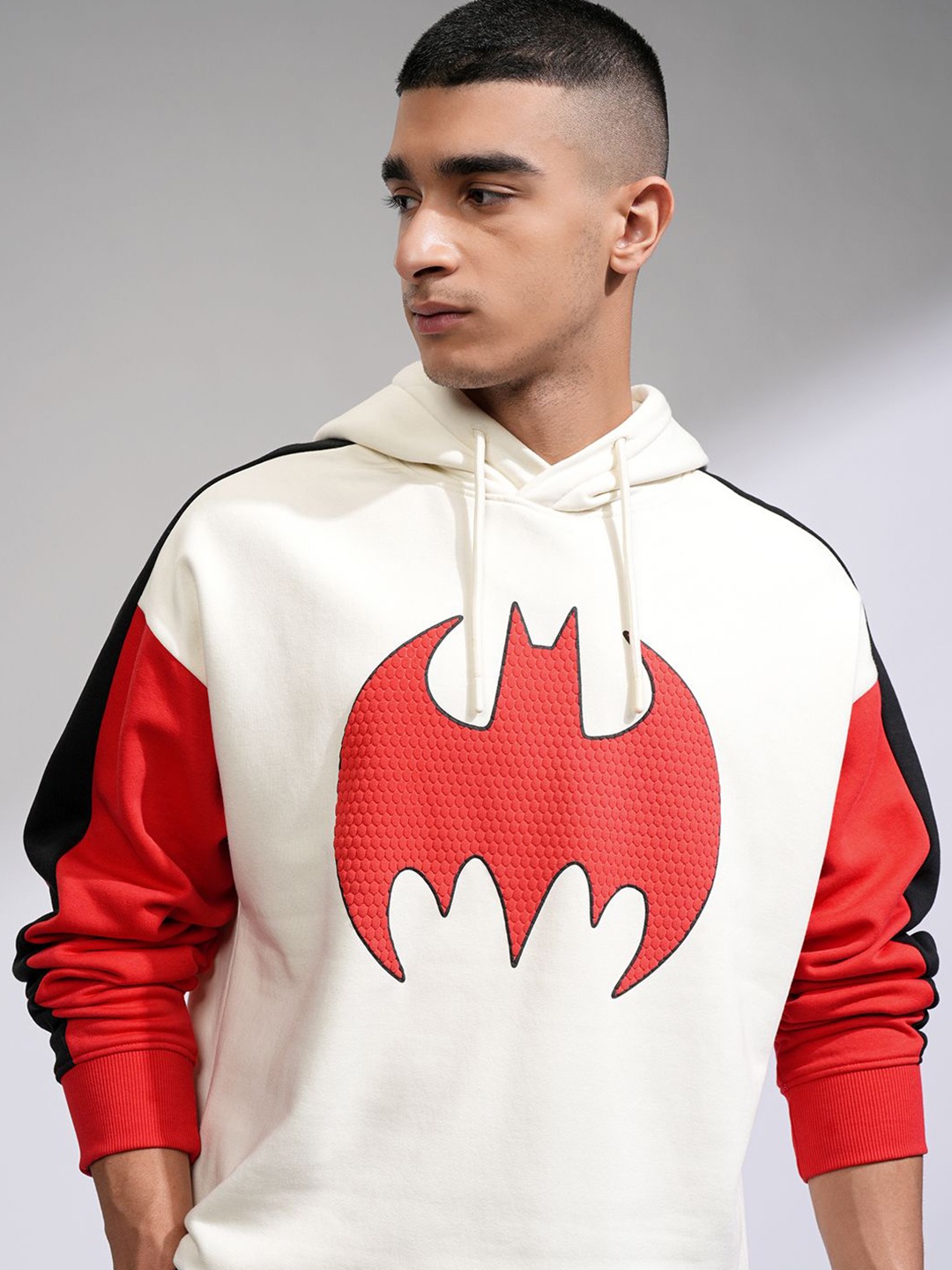 

HIGHLANDER Men Printed Hooded Sweatshirt, White