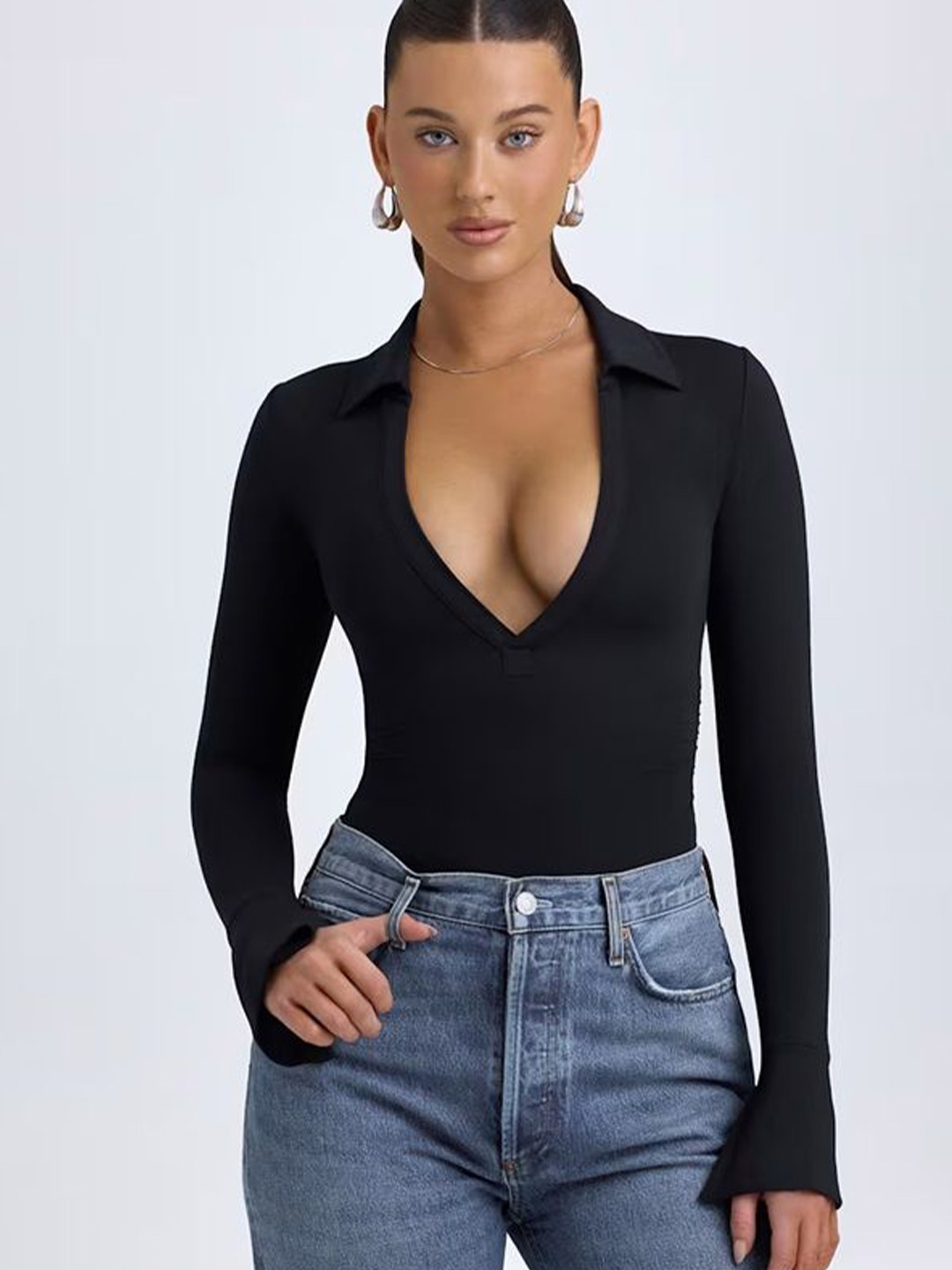 

TRAQUILA Flared Sleeve Top, Black