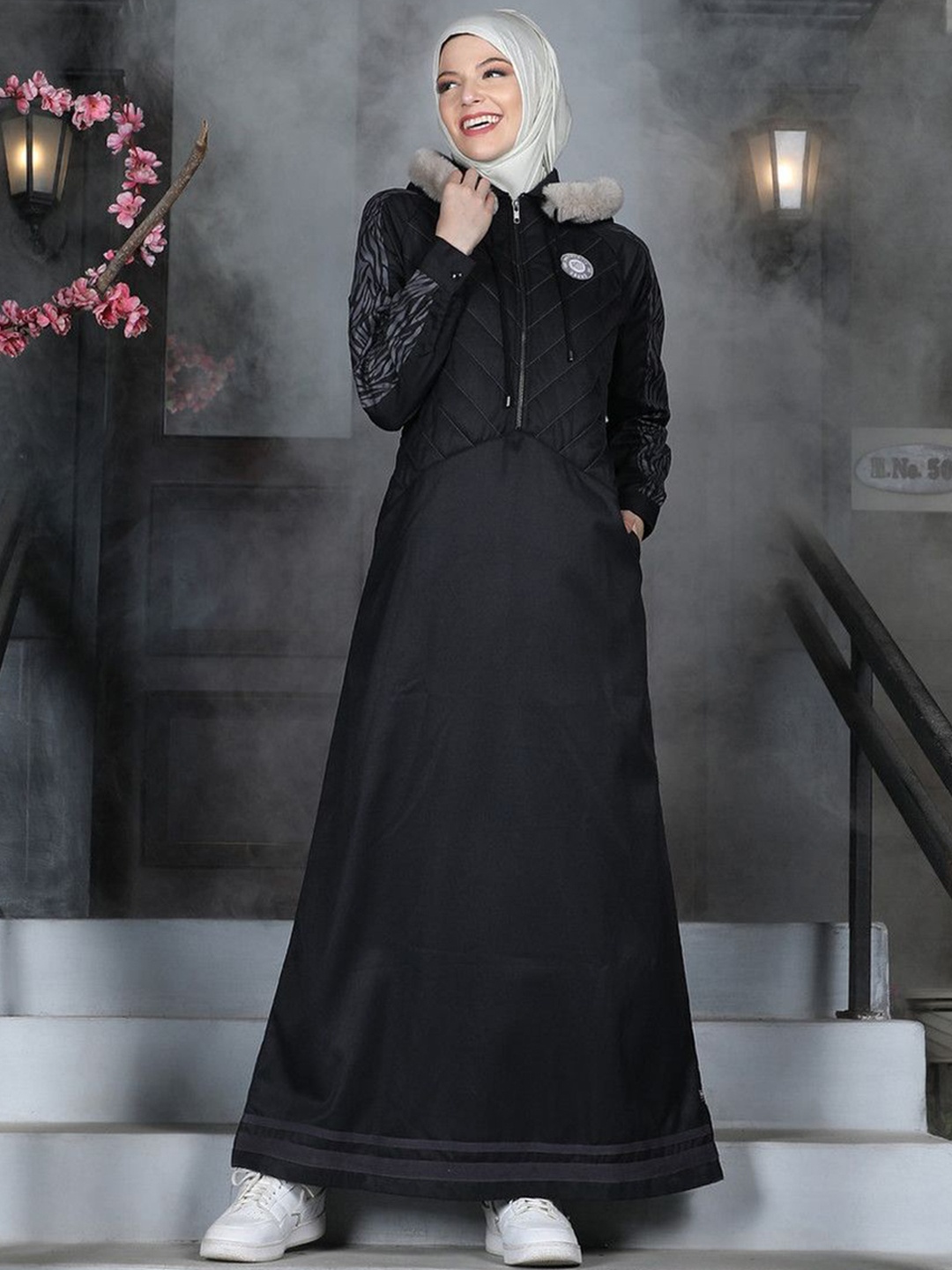 

IDH London Hodded Burqas, Black