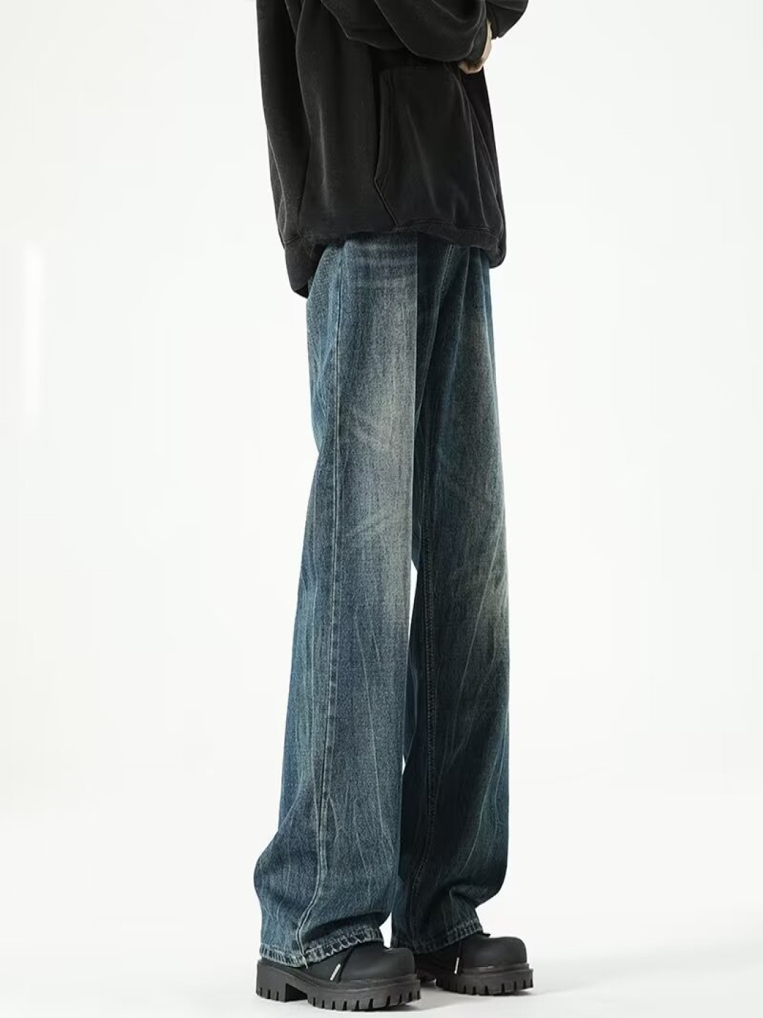 

StyleCast Men Wide Leg High-Rise Light Fade Jeans, Blue