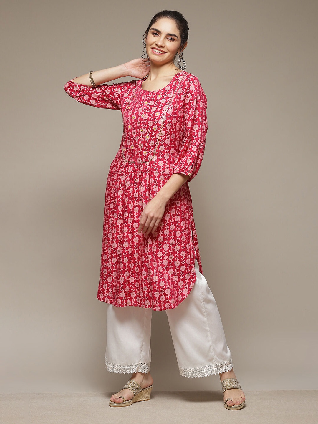 

Rangriti Floral Printed Straight Kurta, Red