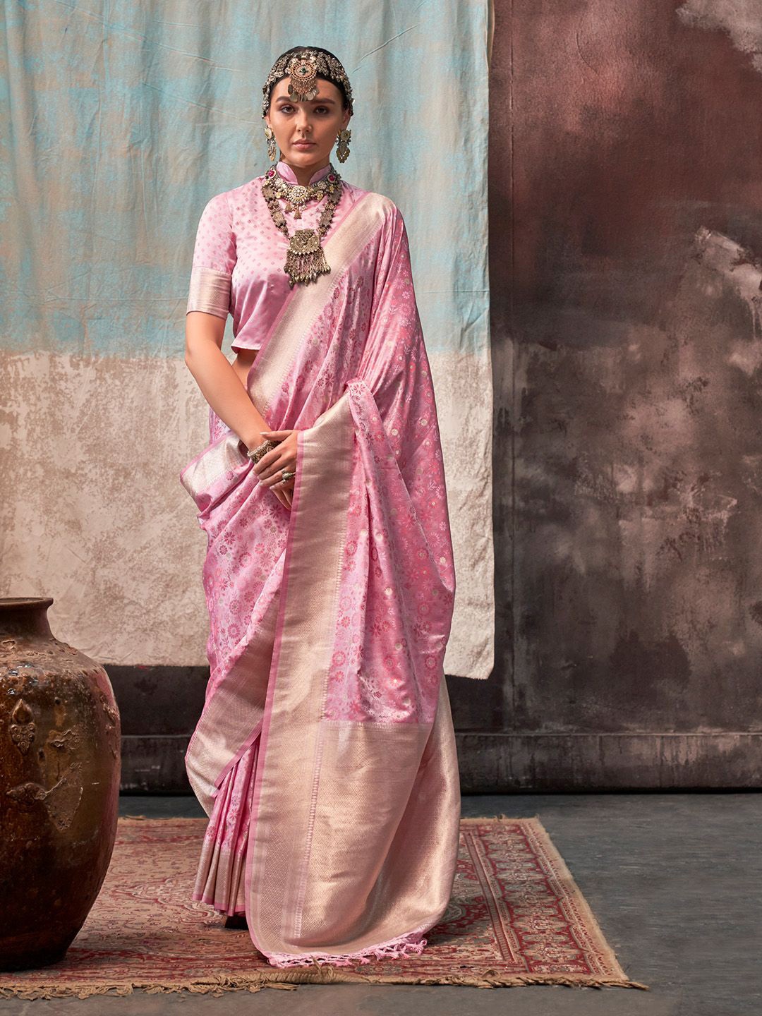 

Ishin Woven Design Satin Saree, Pink