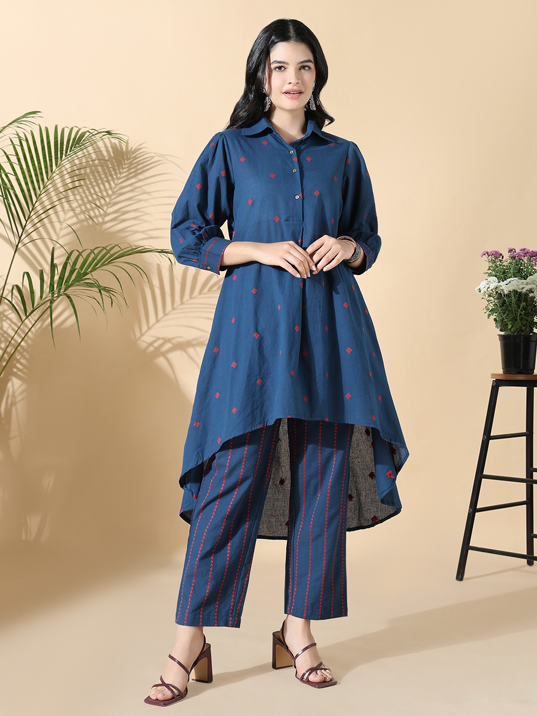 

SHOWOFF Women Embroidered Regular Kurta with Trousers, Navy blue