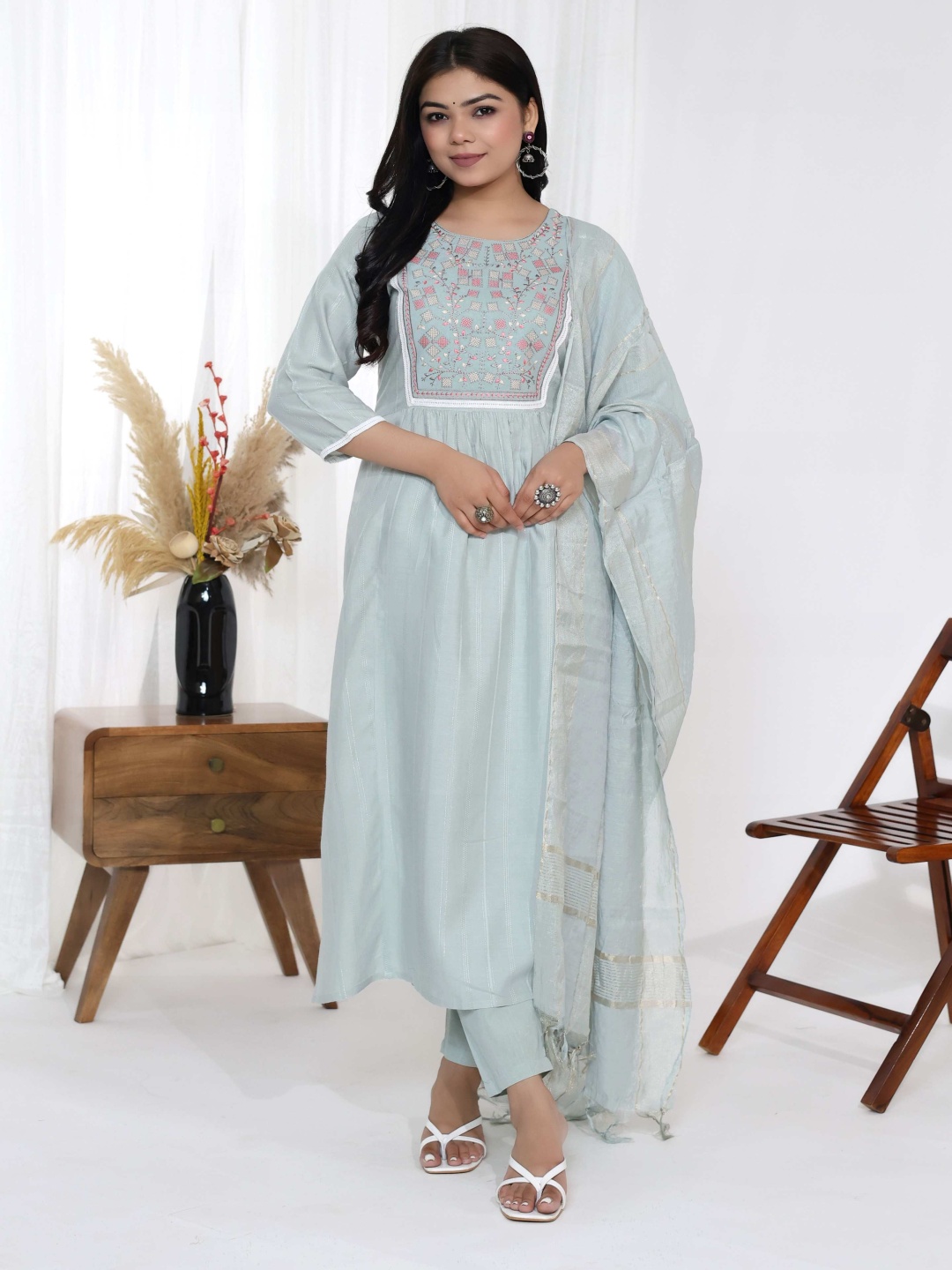 

h4u Women Embroidered Regular Kurta with Trousers & With Dupatta, Green