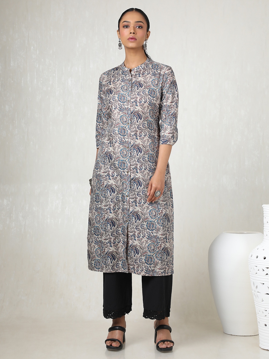 

Soch Floral Printed Mandarin Collar Straight Kurta, Grey