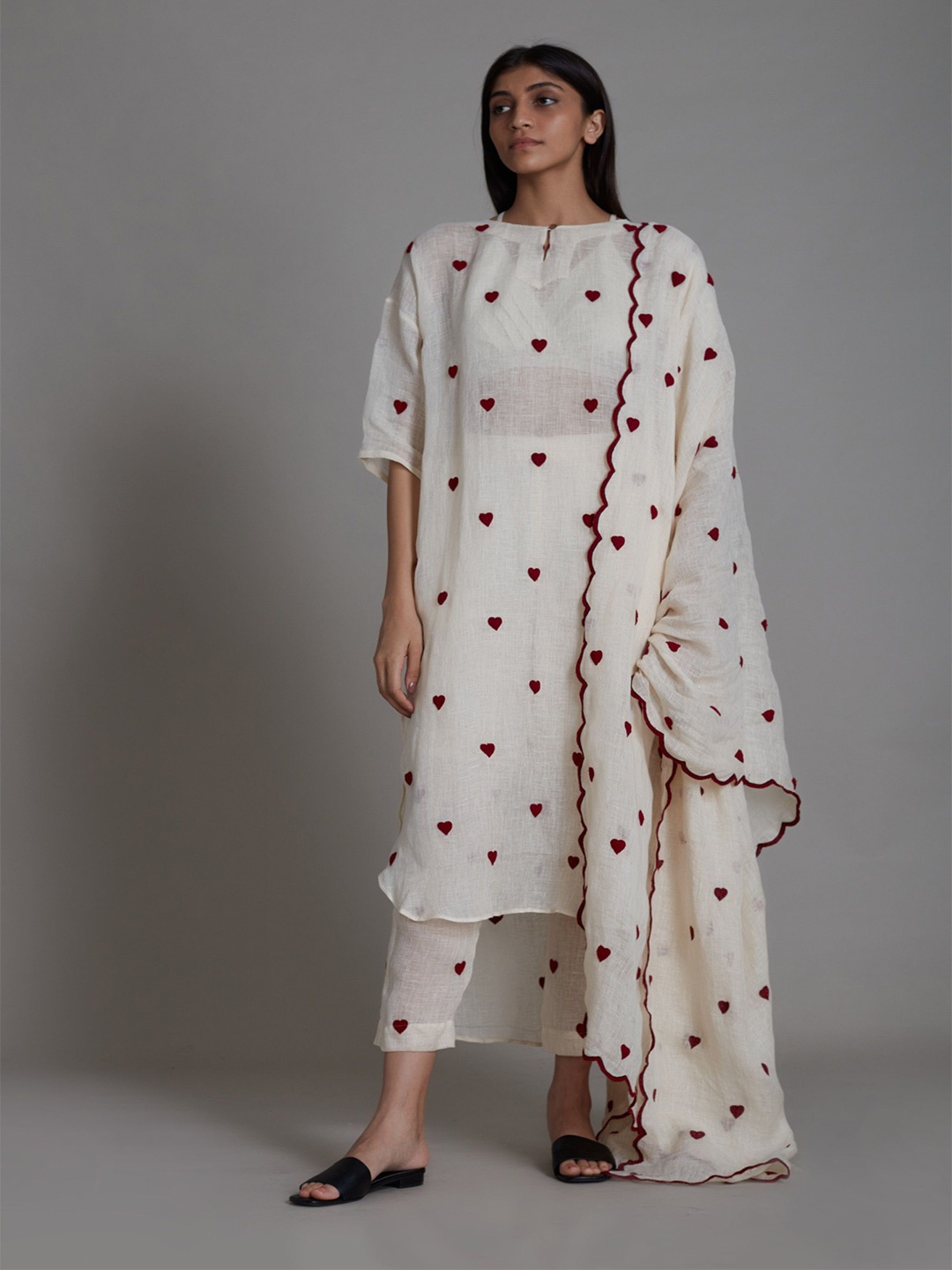 

MATI Abstract Printed Keyhole Neck Linen Straight Kurta With Trousers & Dupatta, White