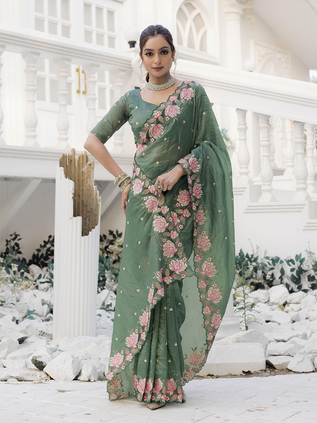 

DEVATITHI Floral Chikankari Green Silk Saree