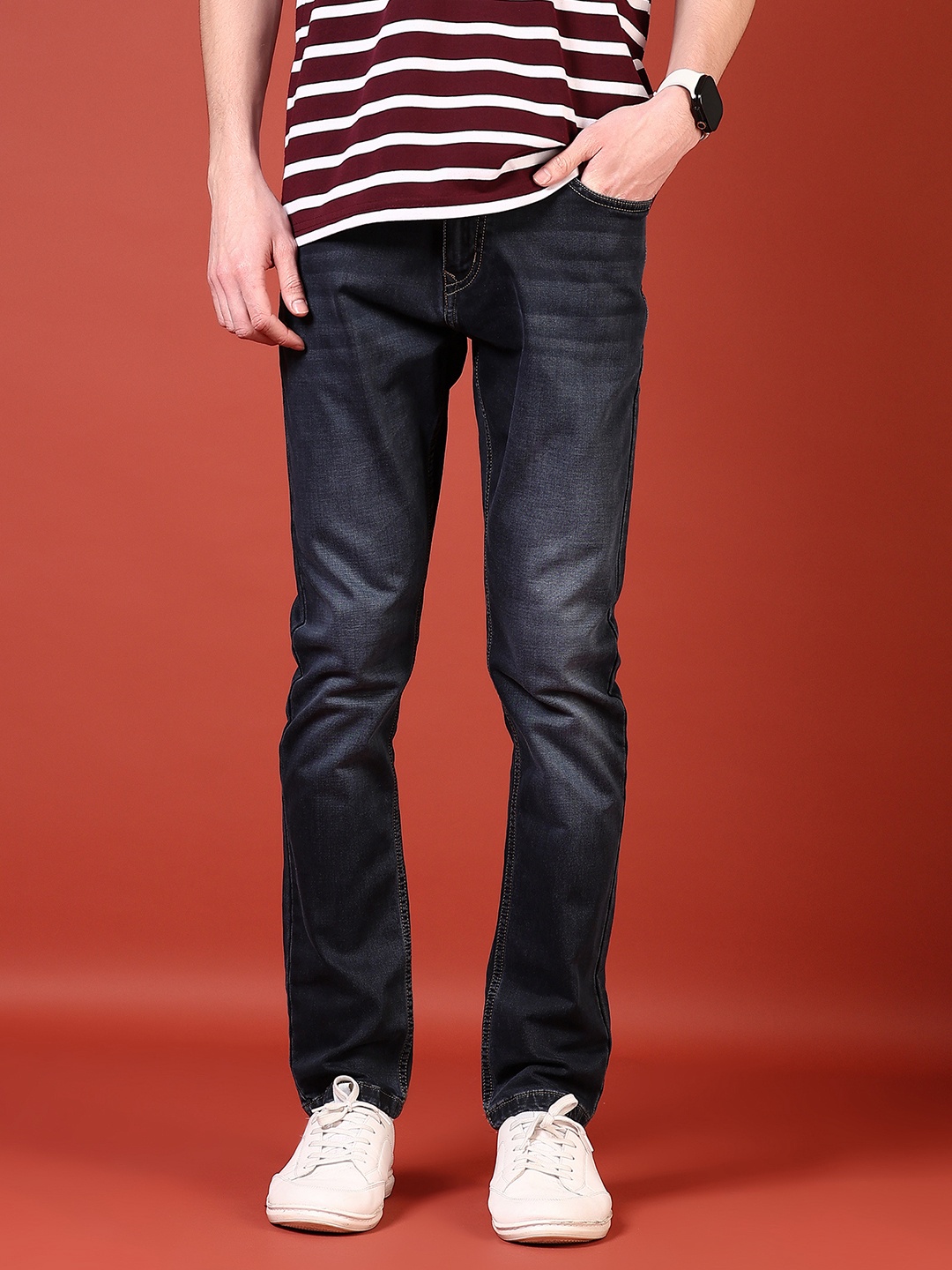 

V-Mart Men Skinny Fit Light Fade Jeans, Blue