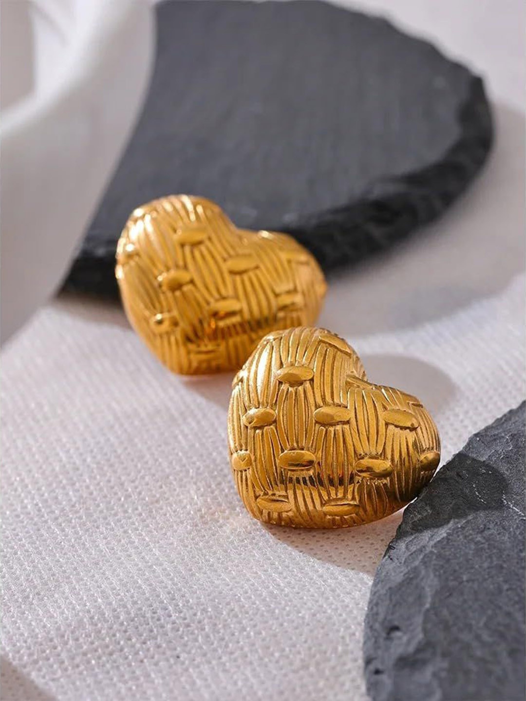 

VIEN Stainless Steel Gold-Plated Heart Shaped Studs